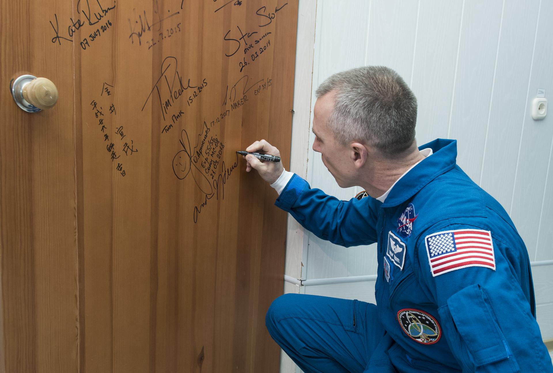 Expedition 55 Preflight