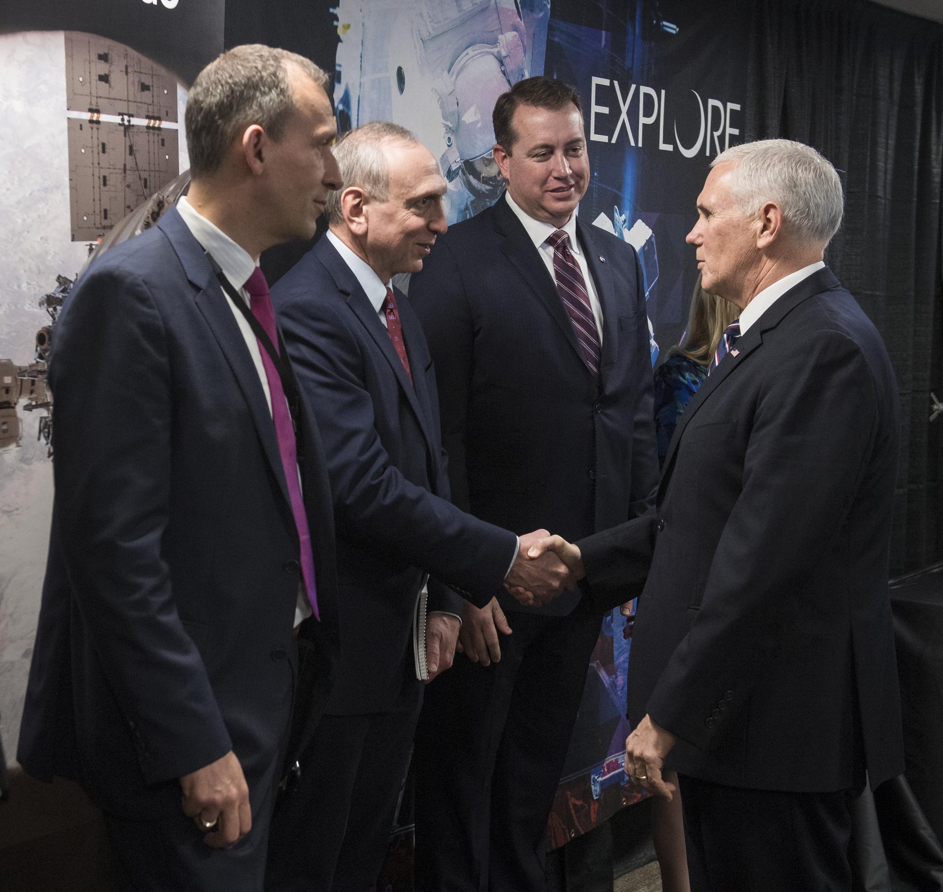 Vice President Meets with NASA Employees