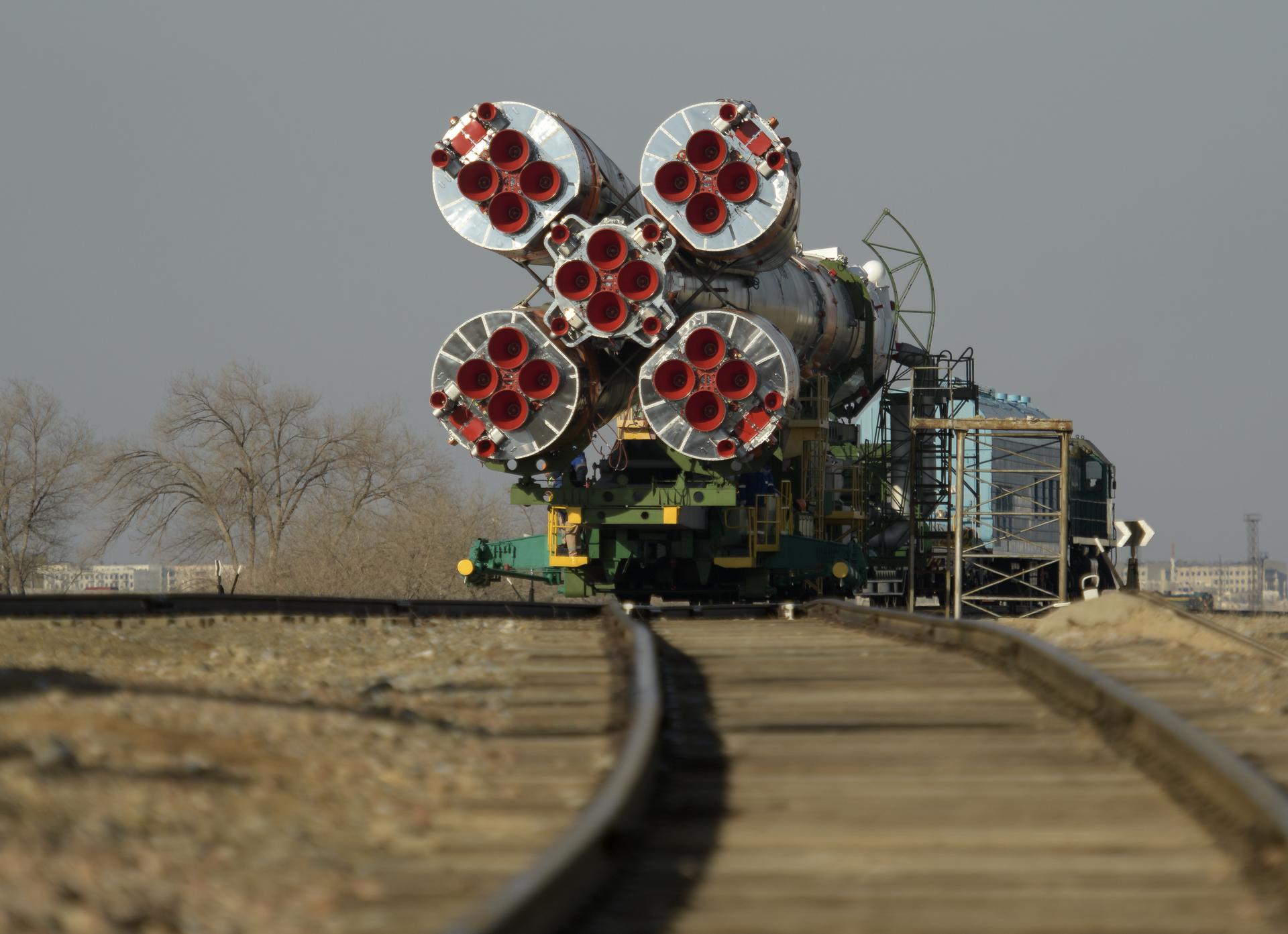 Expedition 59 Soyuz Rollout
