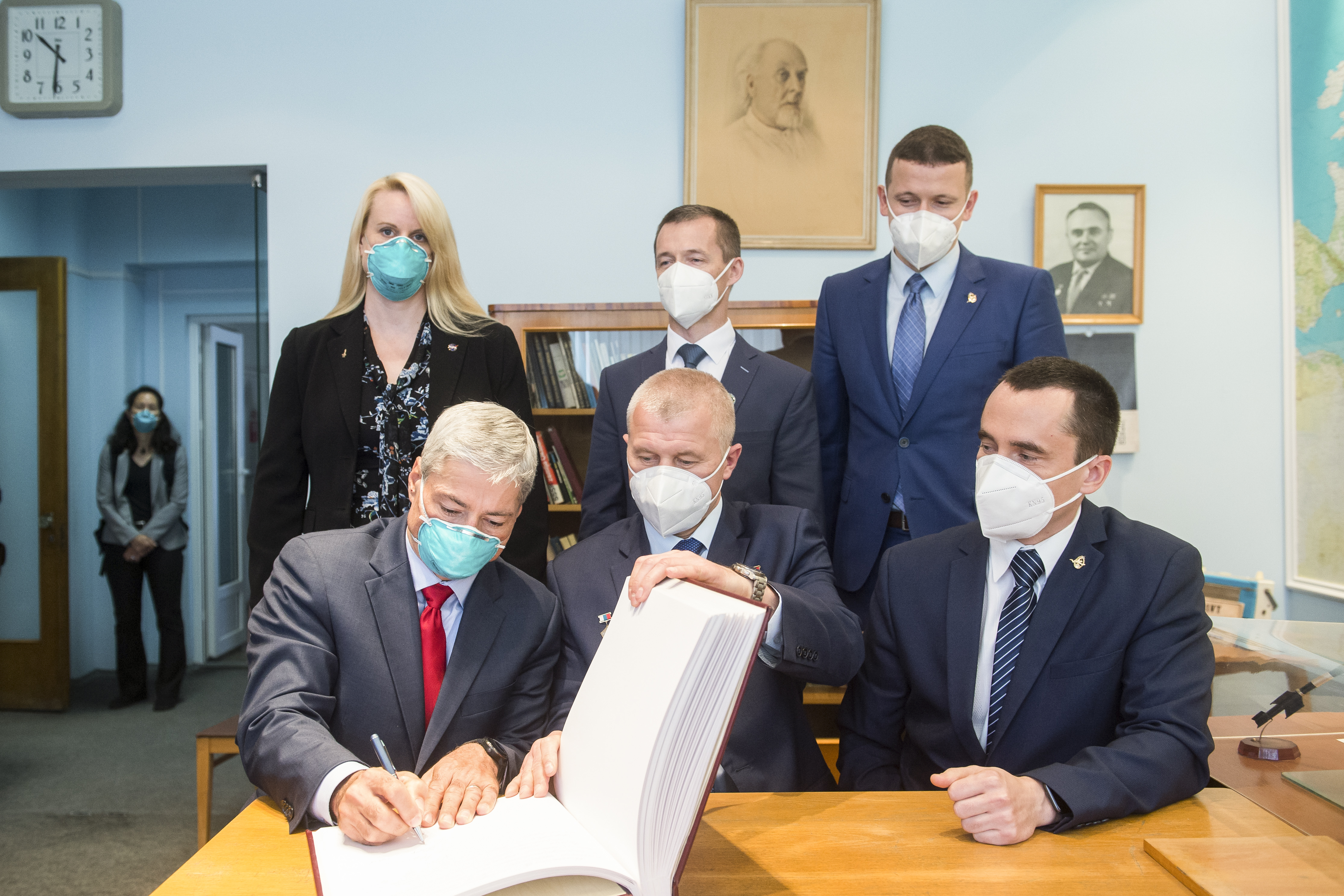 Expedition 64 Crew Guest Book Signing