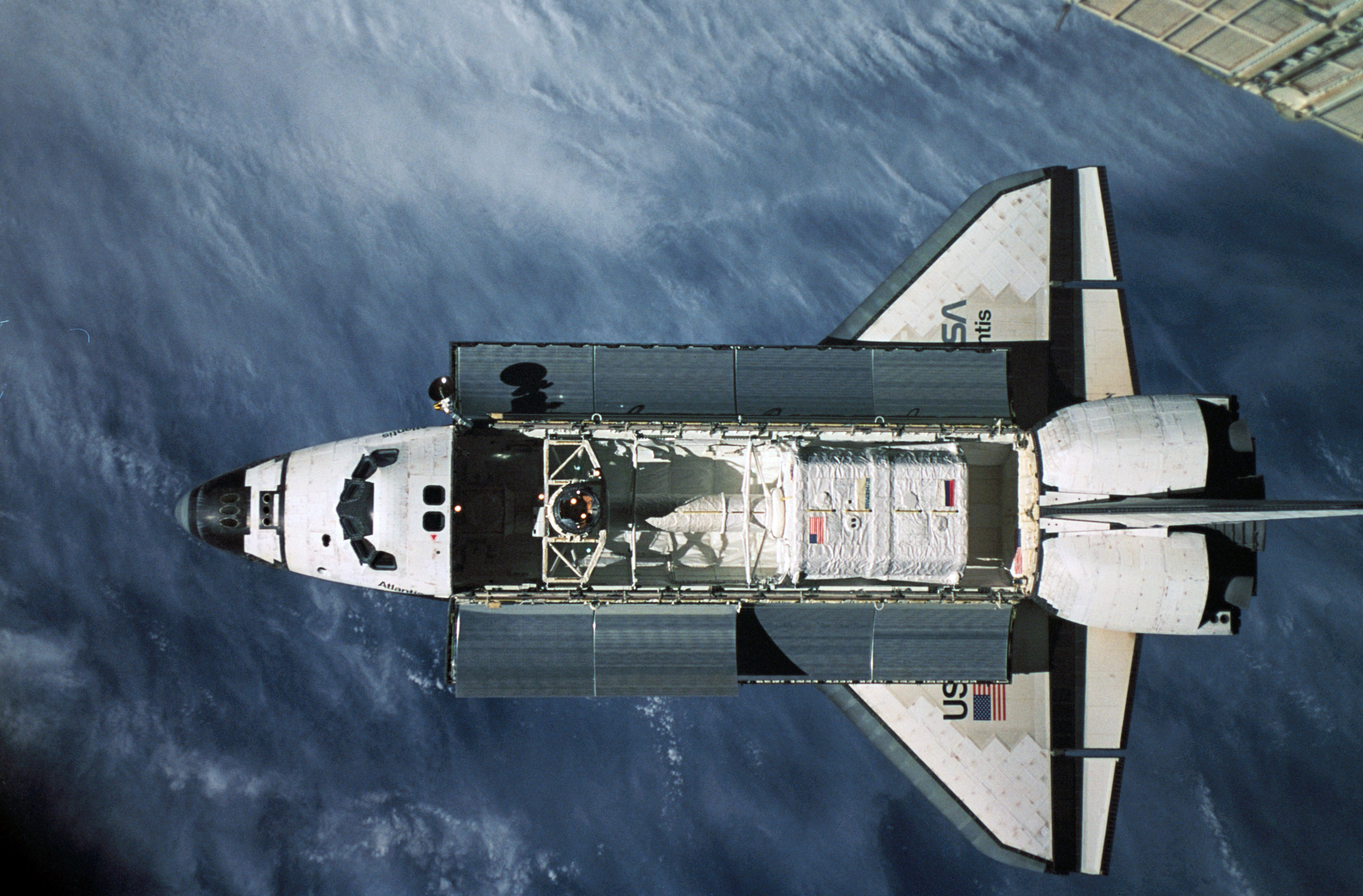 Views of the approach of the STS-79 orbiter Atlantis for docking with Mir
