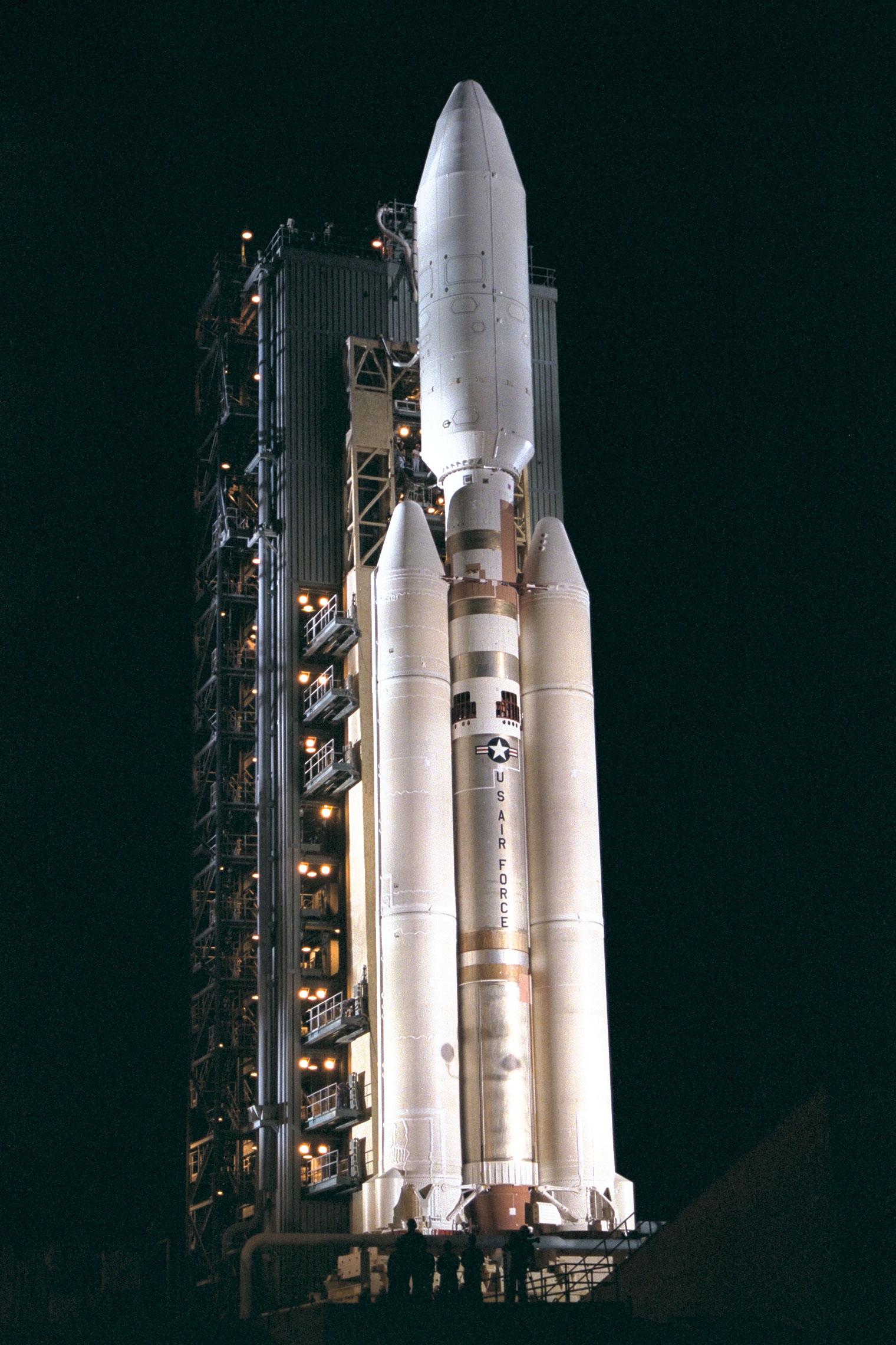Cassini Orbiter and Huygens Probe aboard the Titan IV