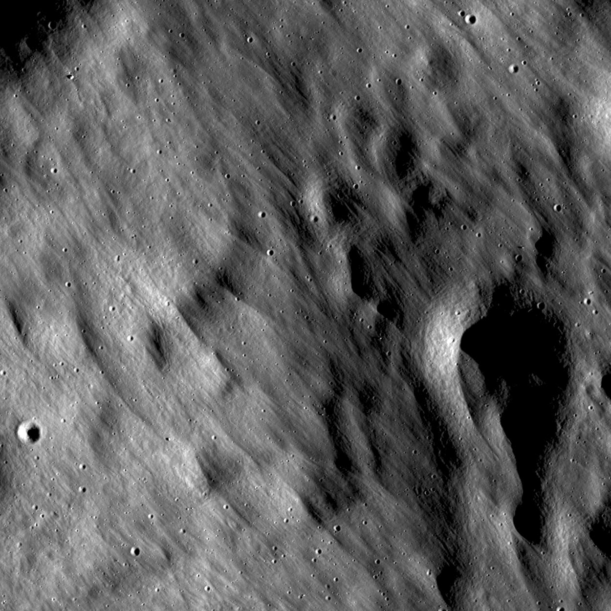 Delicate Patterns in Giordano Bruno Ejecta