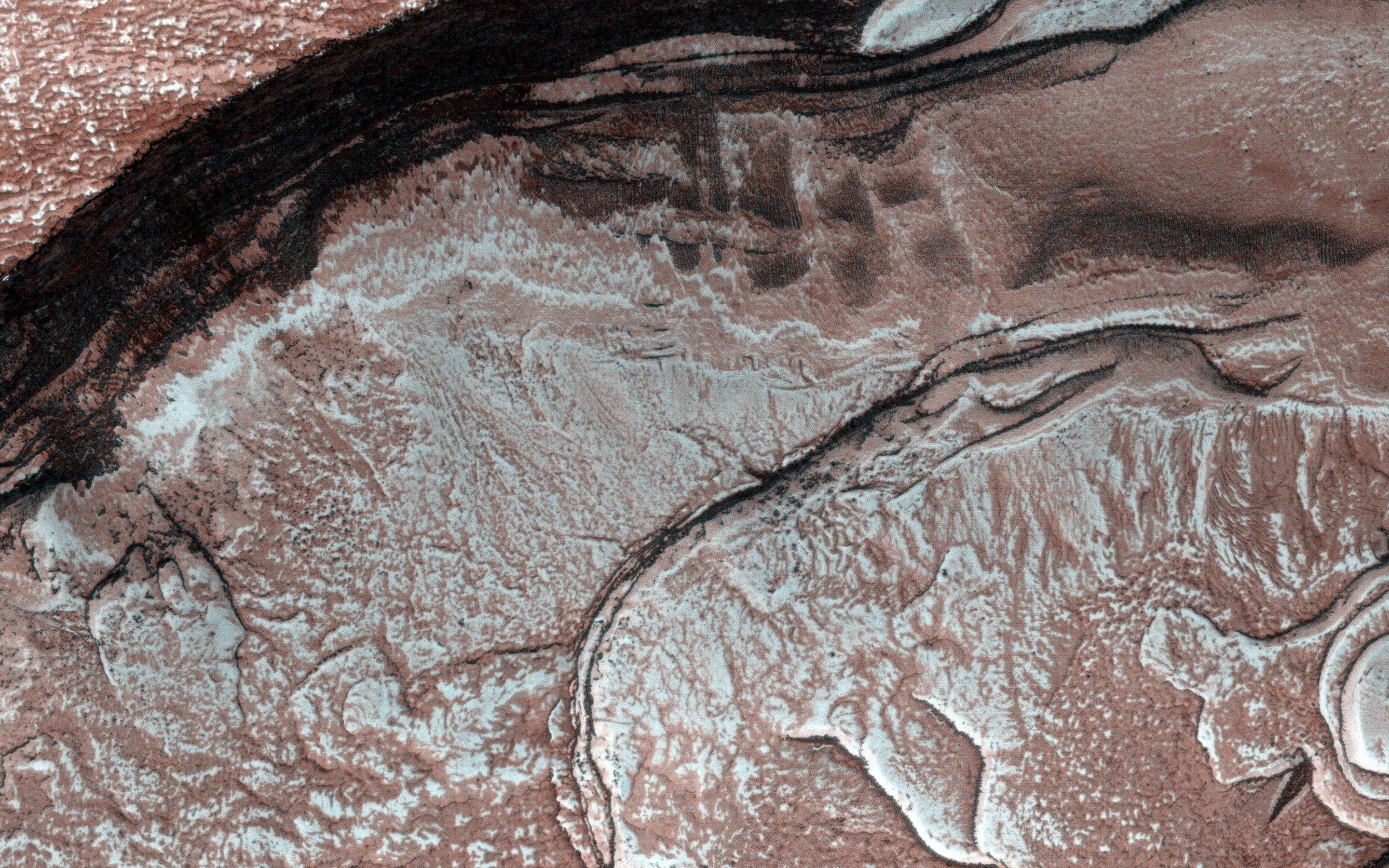 Diffuse Winter Lighting of the Chasma Boreale Scarp