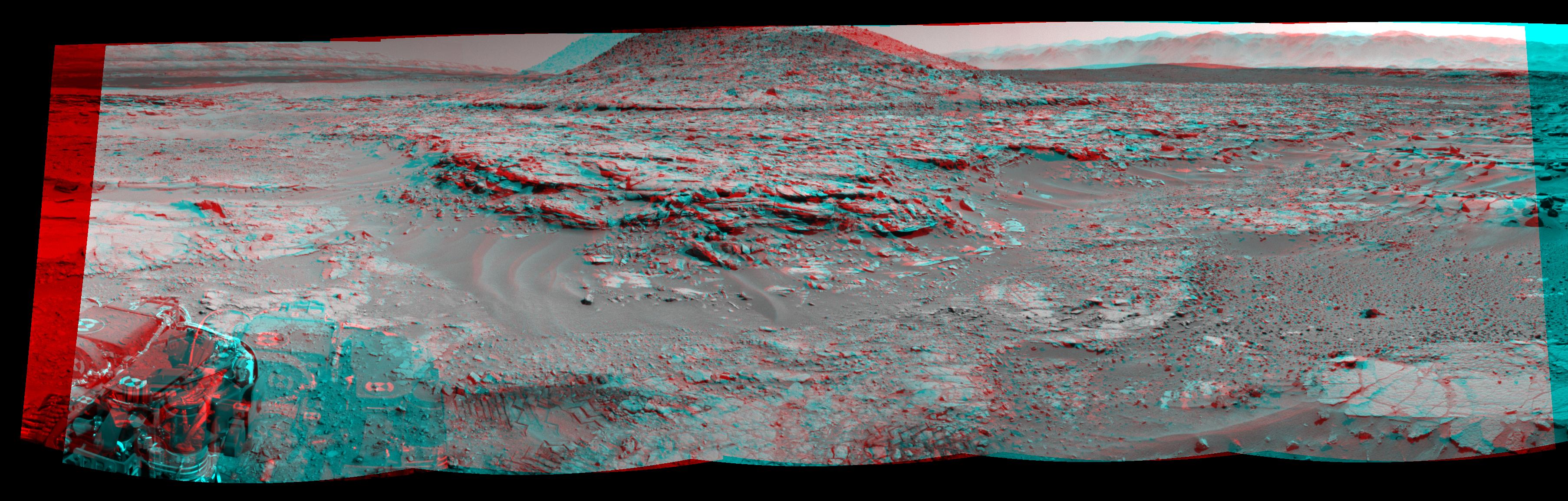 Stereo View of Mount Remarkable and Surrounding Outcrops at Mars Rover Waypoint