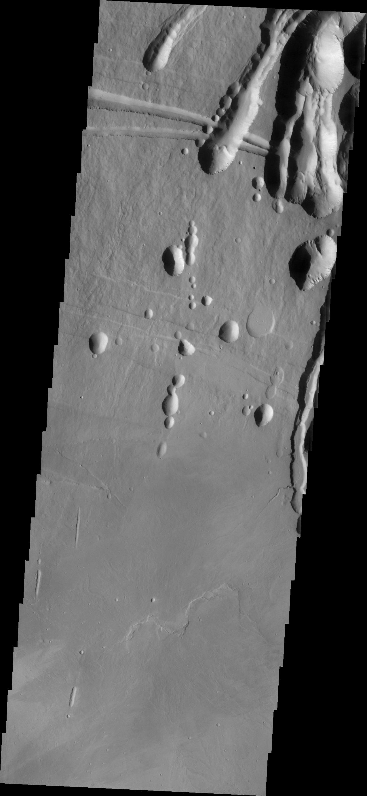 Investigating Mars: Arsia Mons