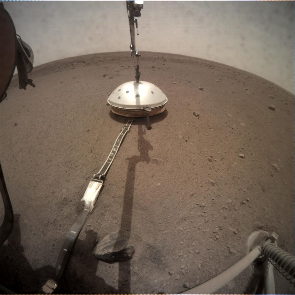 InSight Deploys its Wind and Thermal Shield