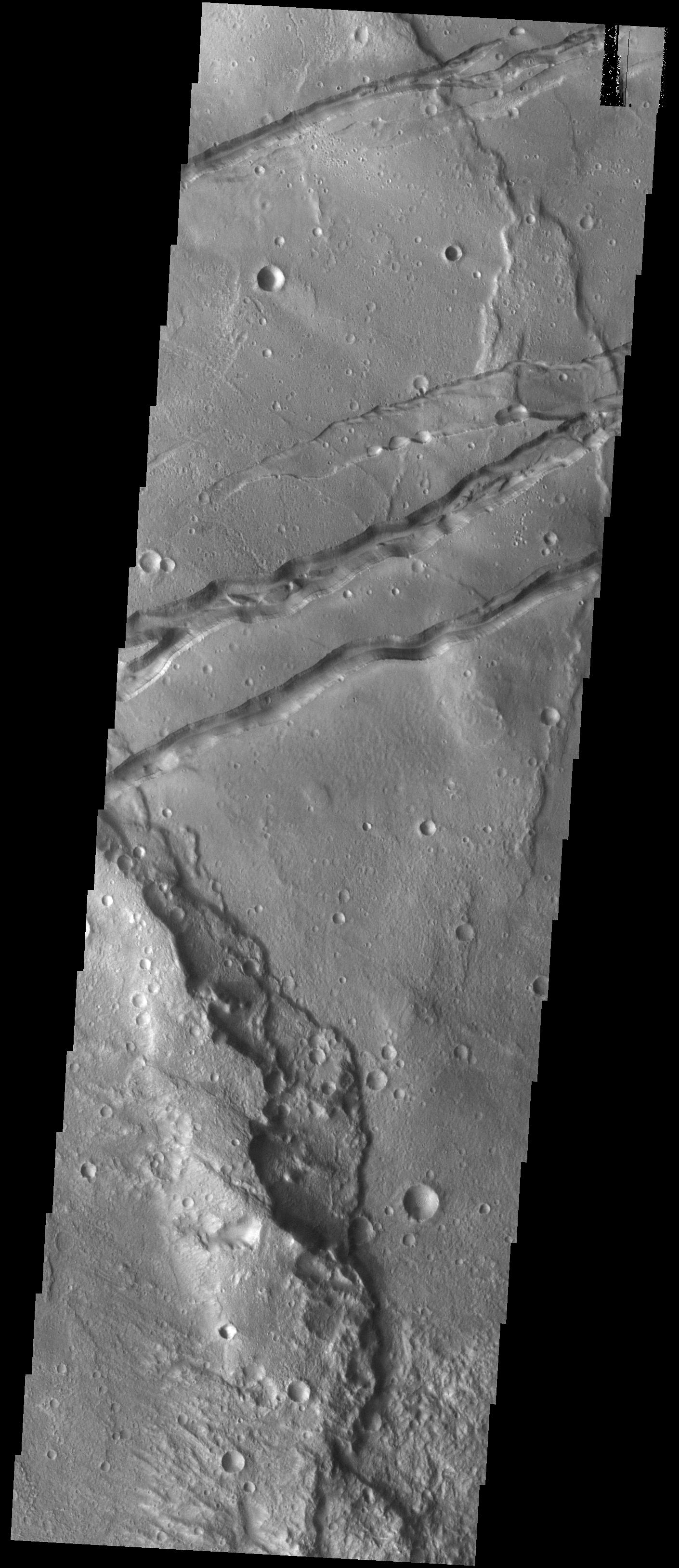 Sirenum Fossae