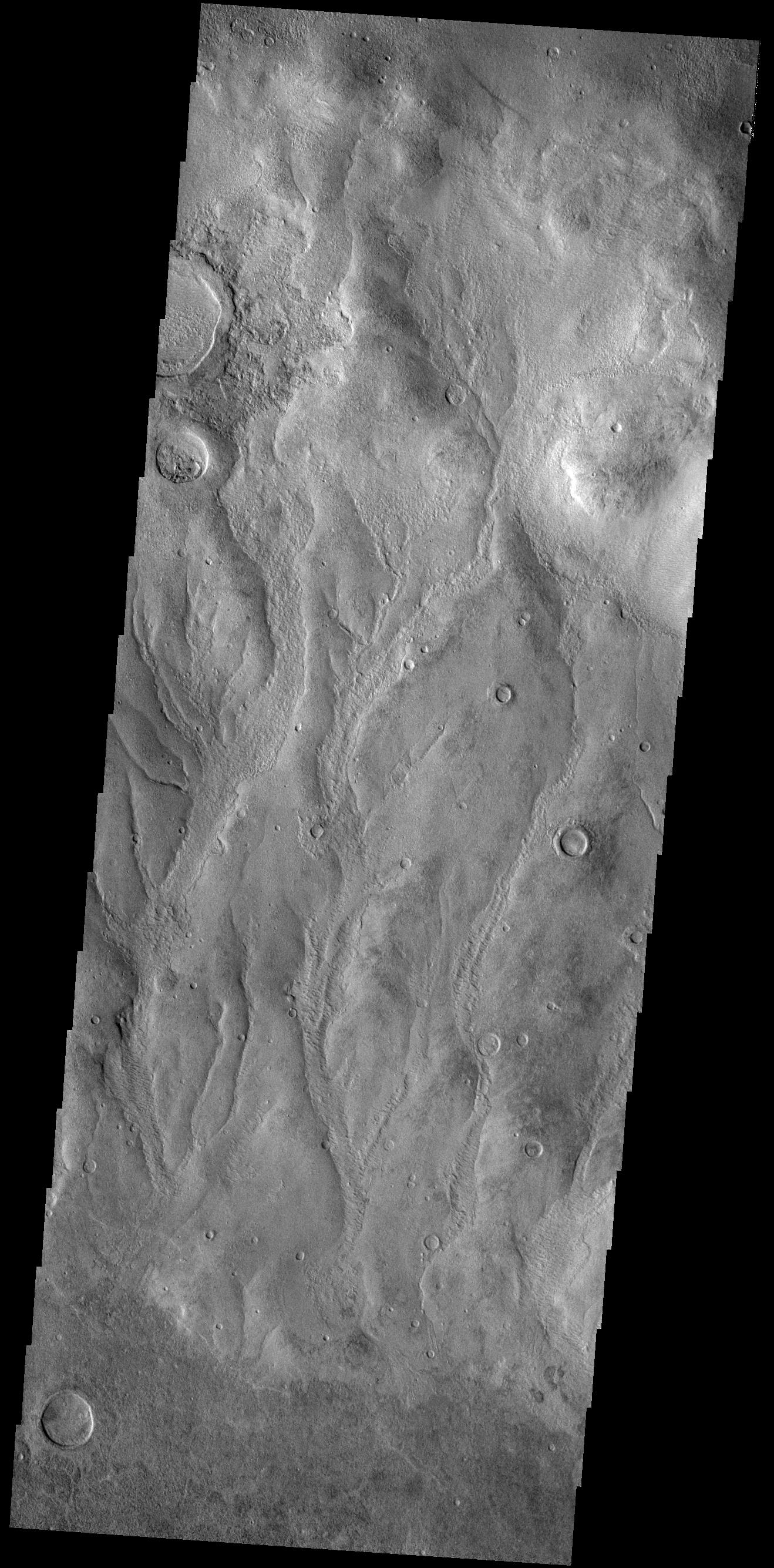 Kaiser Crater Gullies