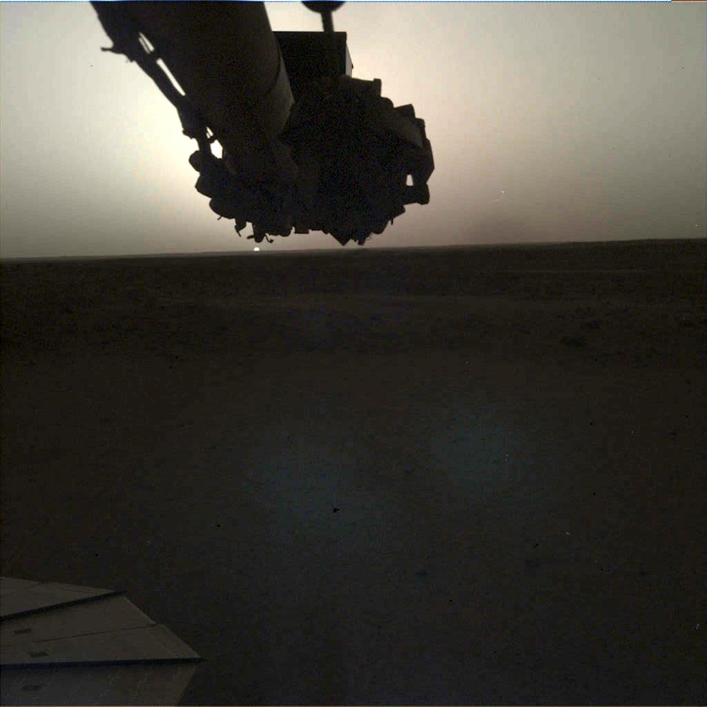 InSight Images a Sunrise on Mars