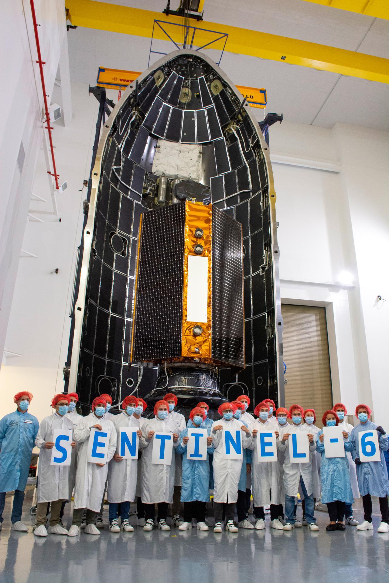 Sentinel-6 Michael Freilich Spacecraft Team and Fairing