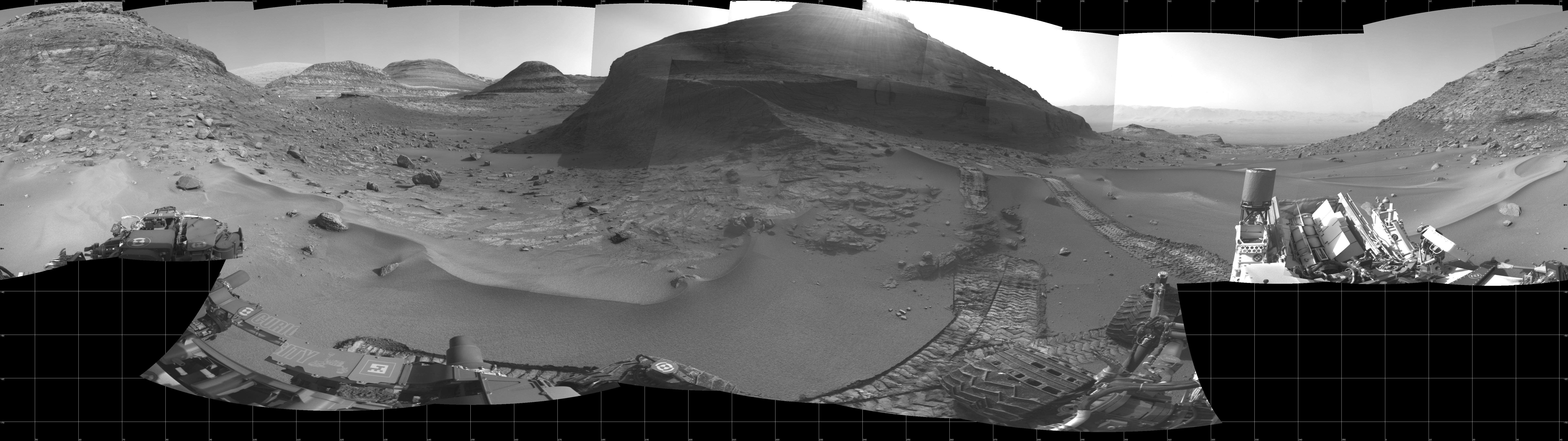 Curiosity's Navcams View Paraitepuy Pass