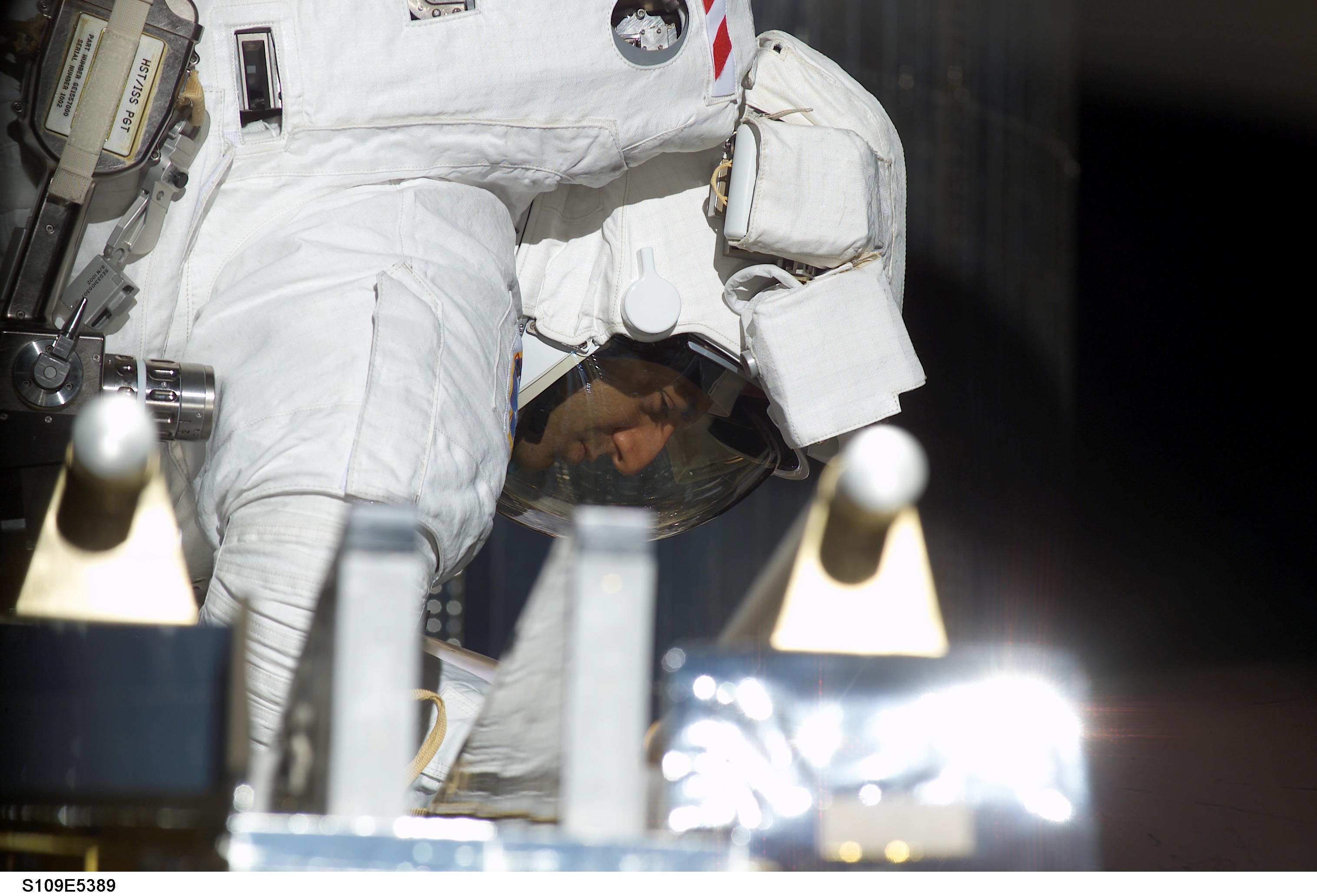 STS-109 MS Newman during second EVA