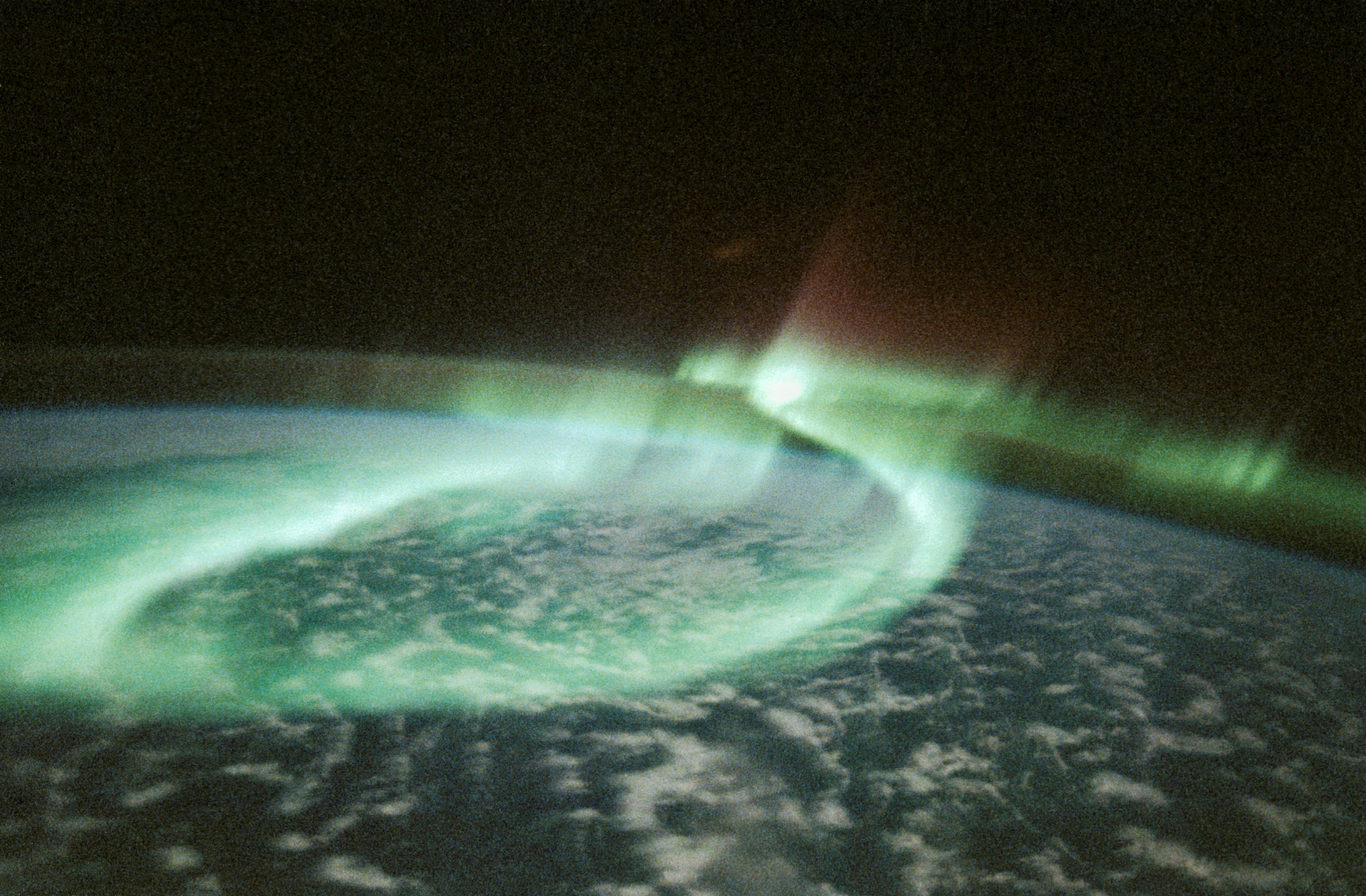 Aurora Australis, Sinuous Loop
