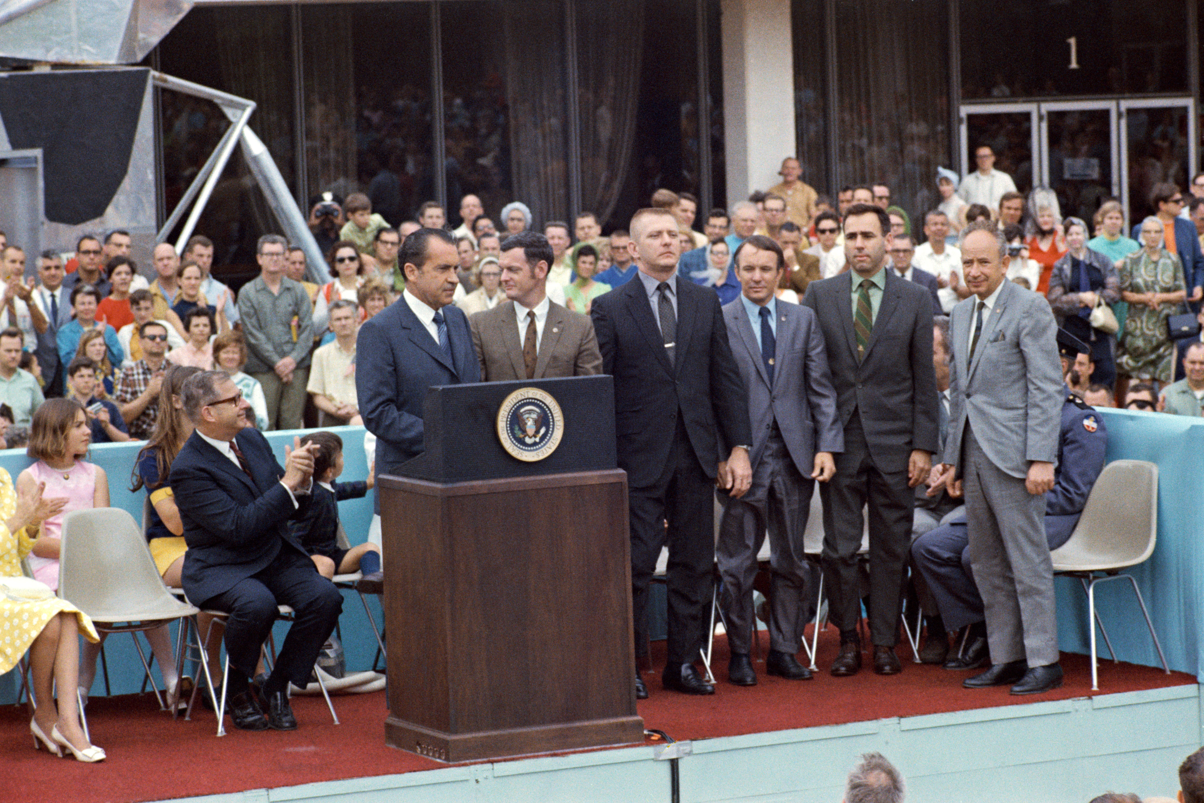 President Richard Nixon visits MSC to award Apollo 13 Mission Operations team