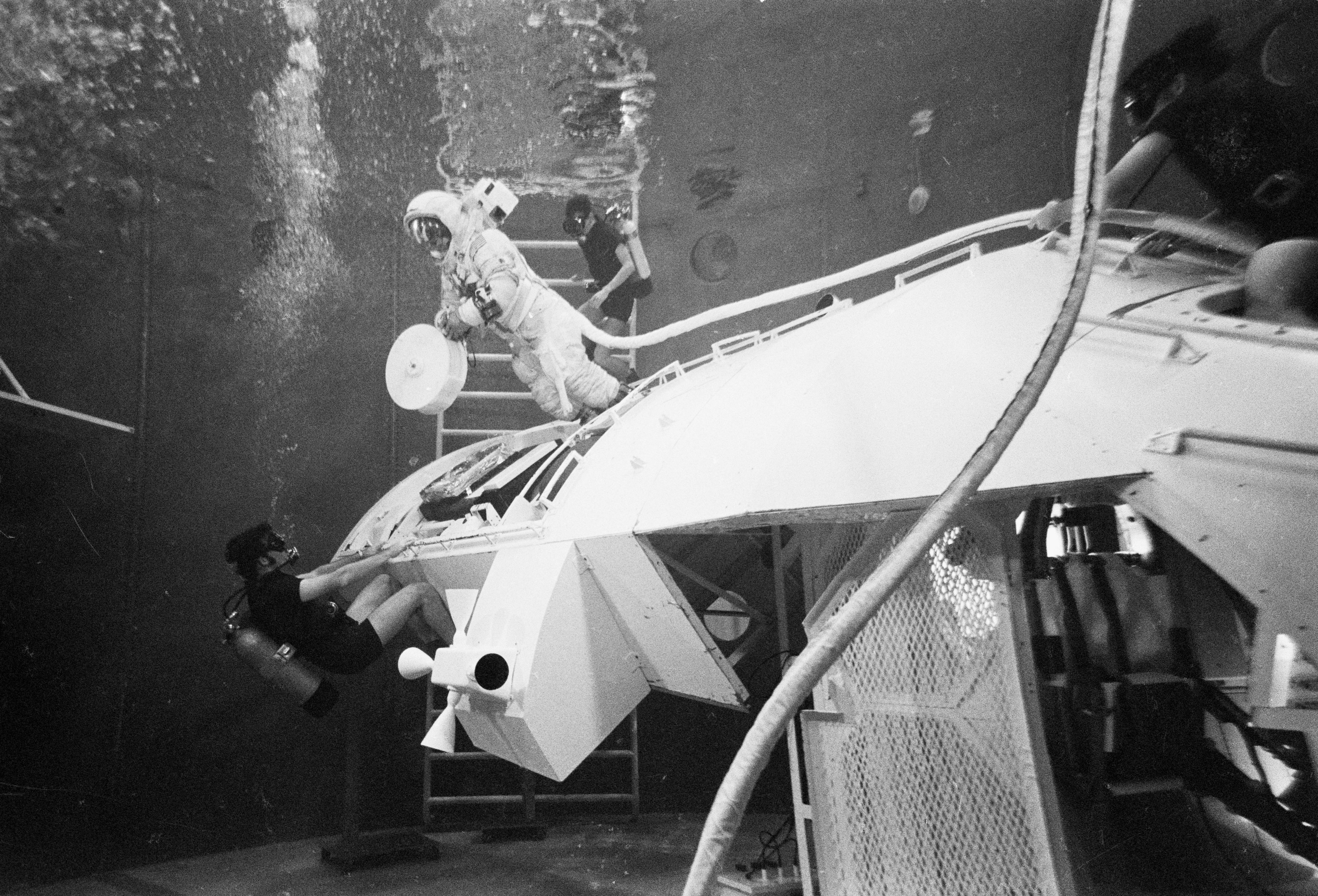 Astronaut Thomas Mattingly participates in EVA simulation