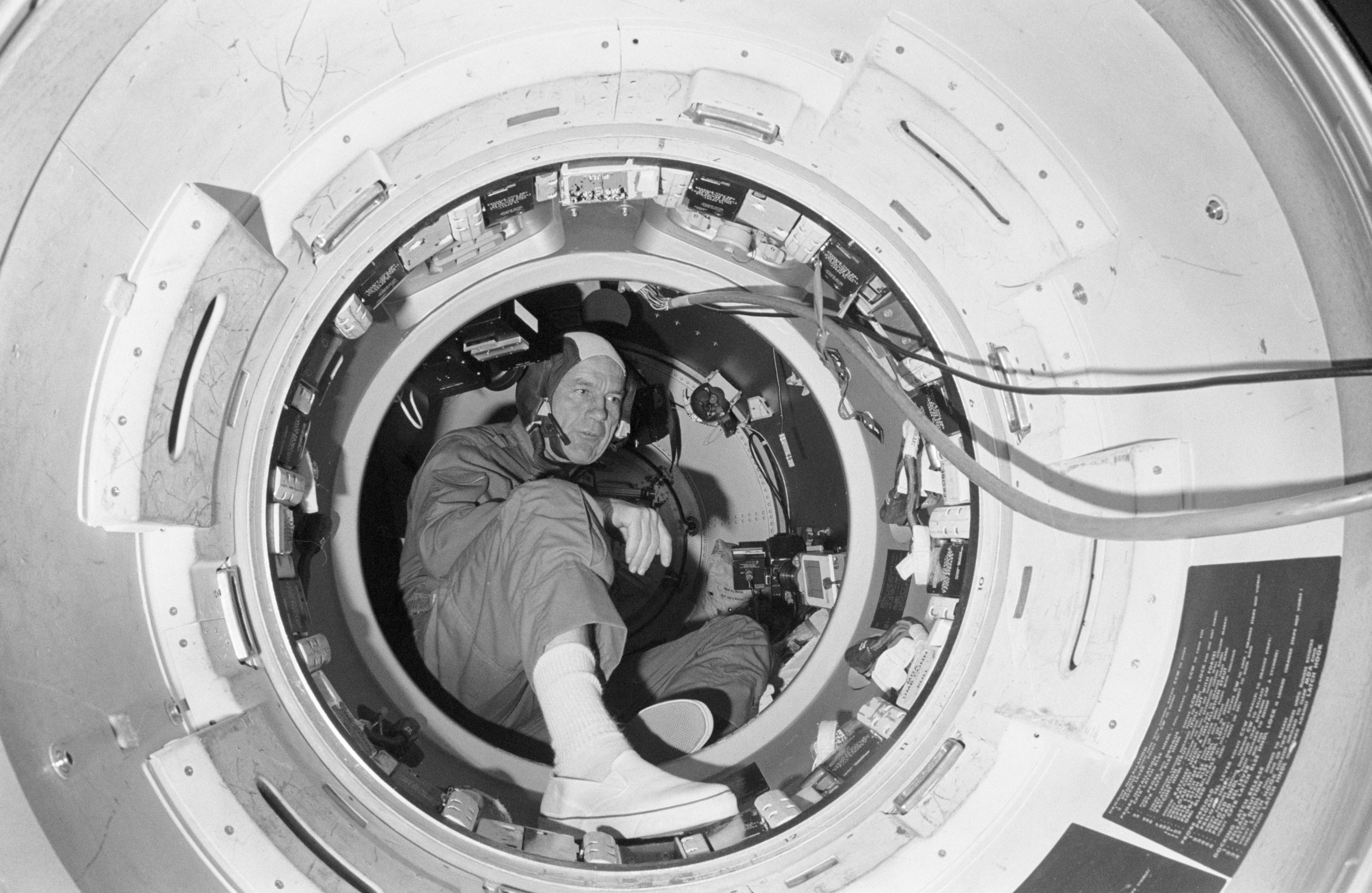 Building 35 - Apollo-Soyuz Test Project (ASTP) Simulations - JSC