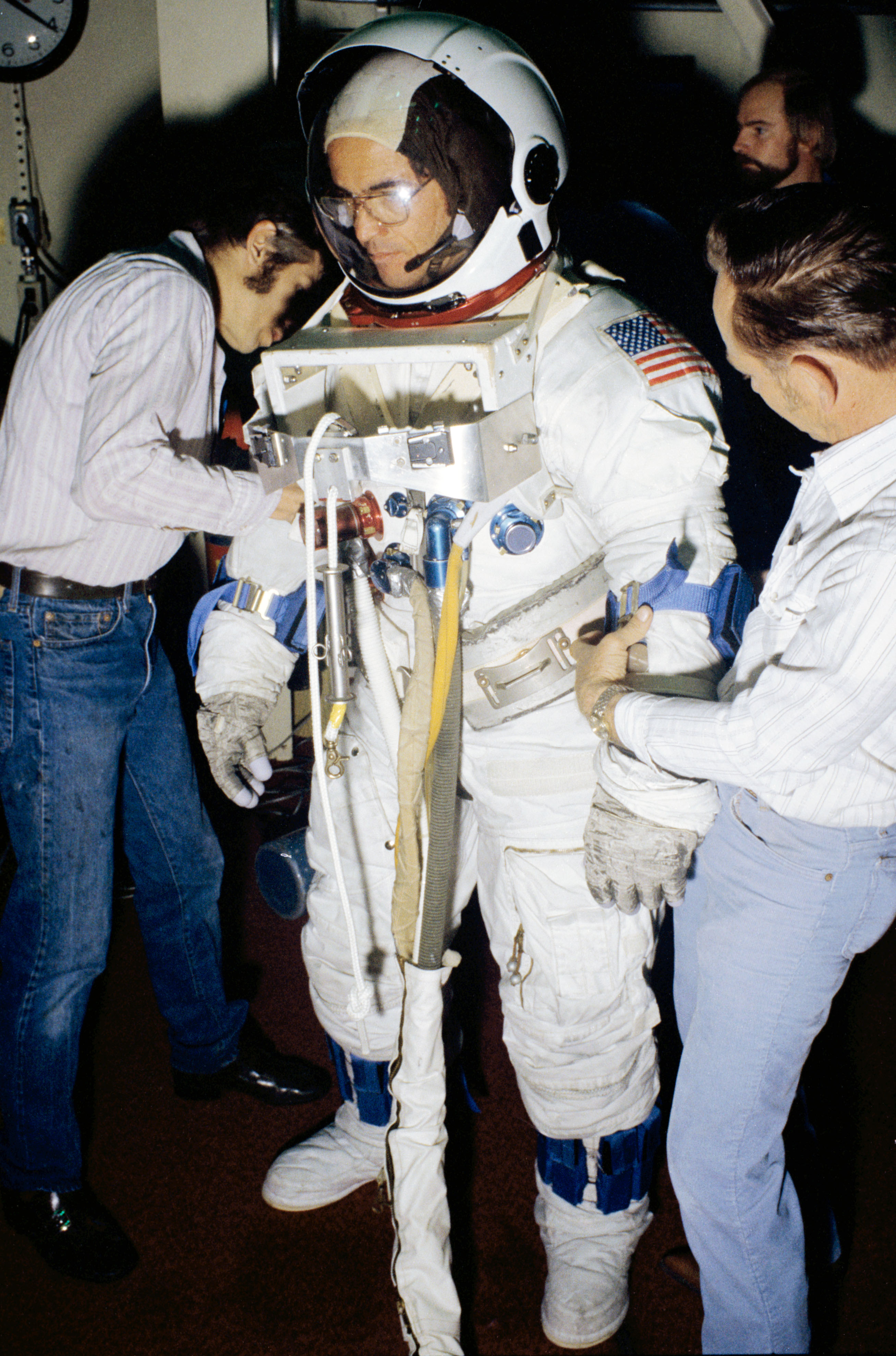 ASTRONAUT CRIPPEN, ROBERT L. - PILOT - STS-1 - TRAINING - JSC