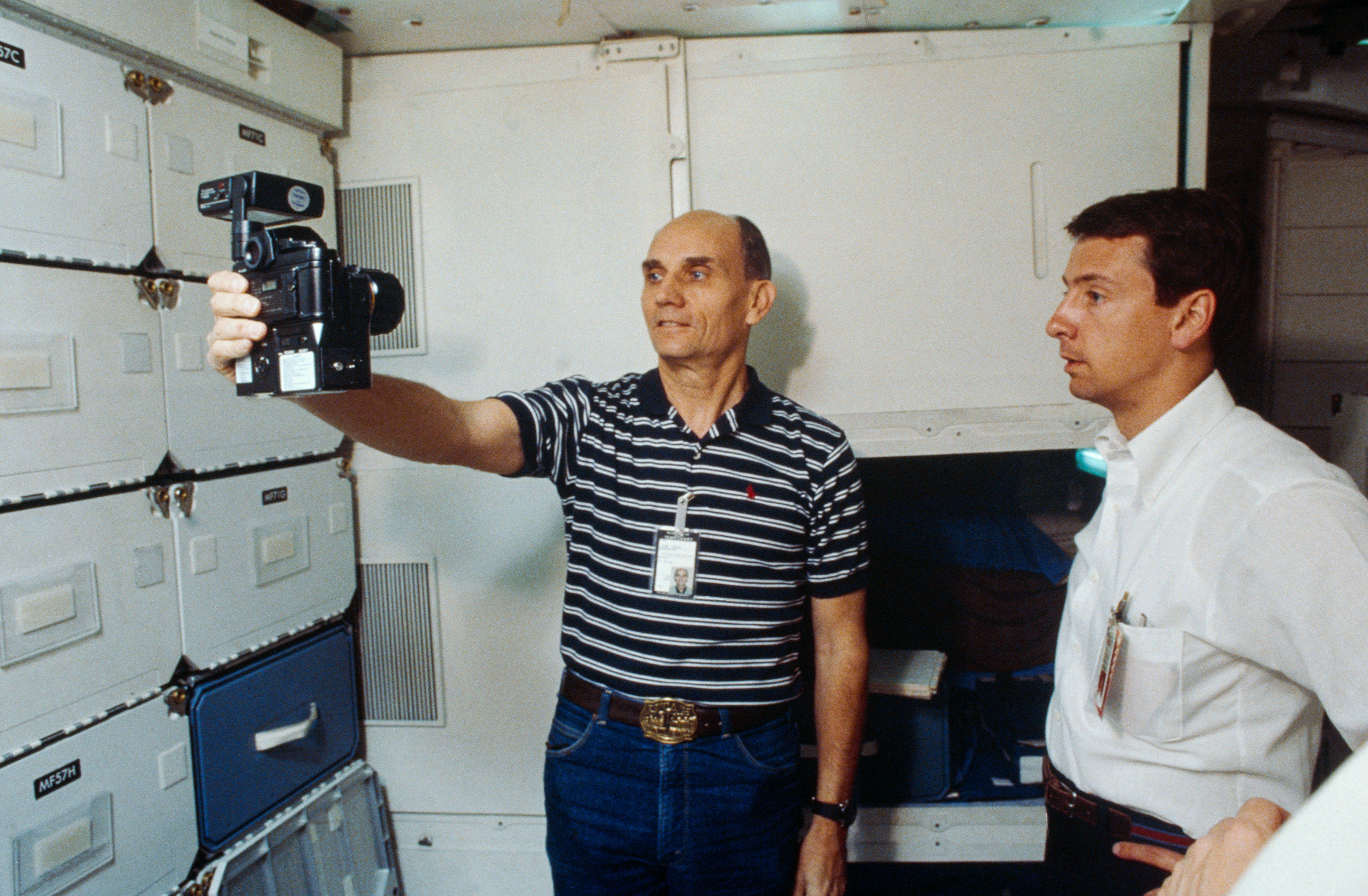 Crew Training - STS-24/51B - JSC
