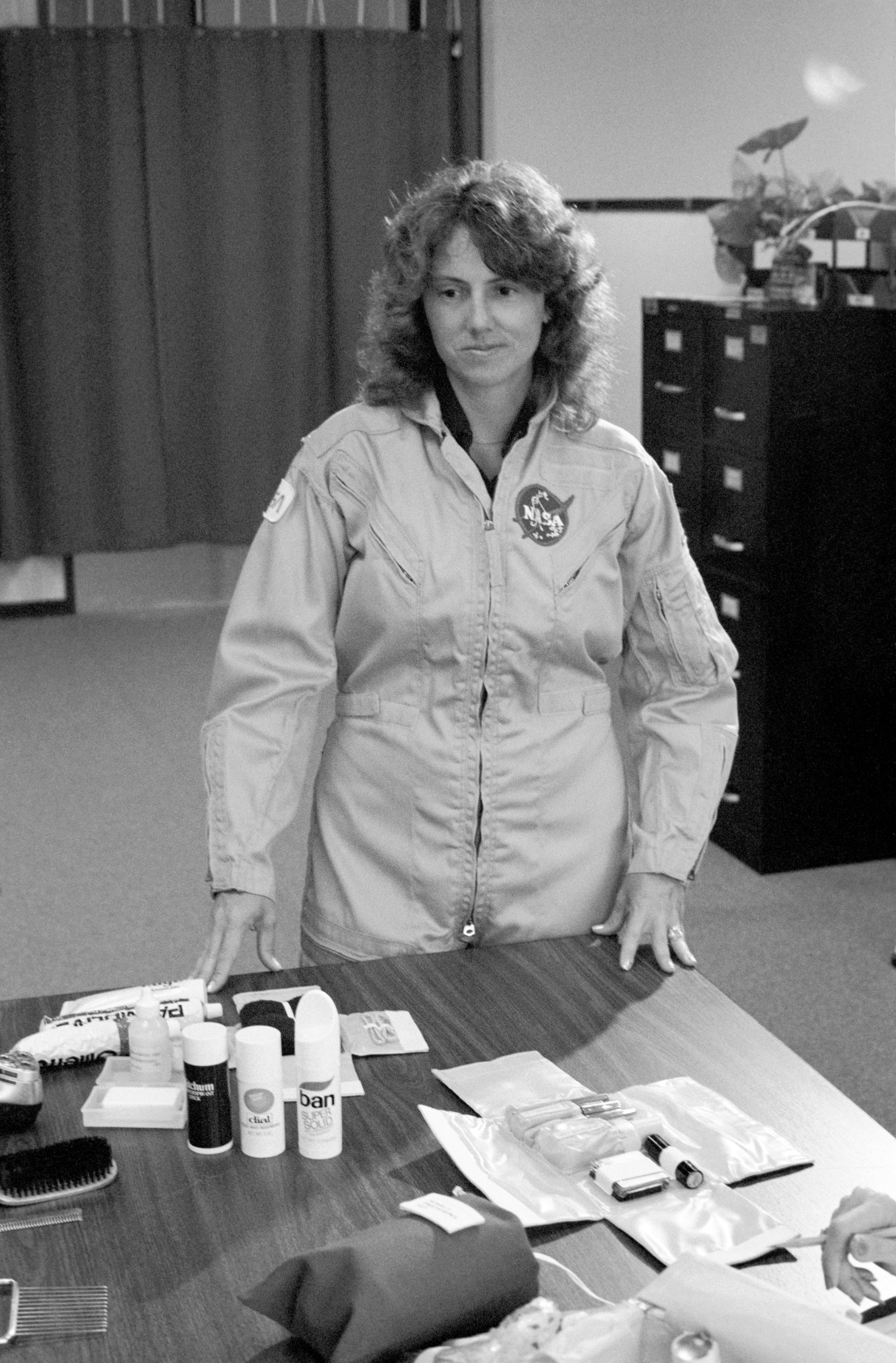 TEACH-IN-SPACE PARTICIPANT - BARBARA MORGAN - SUIT/HYGIENE BRIEFING