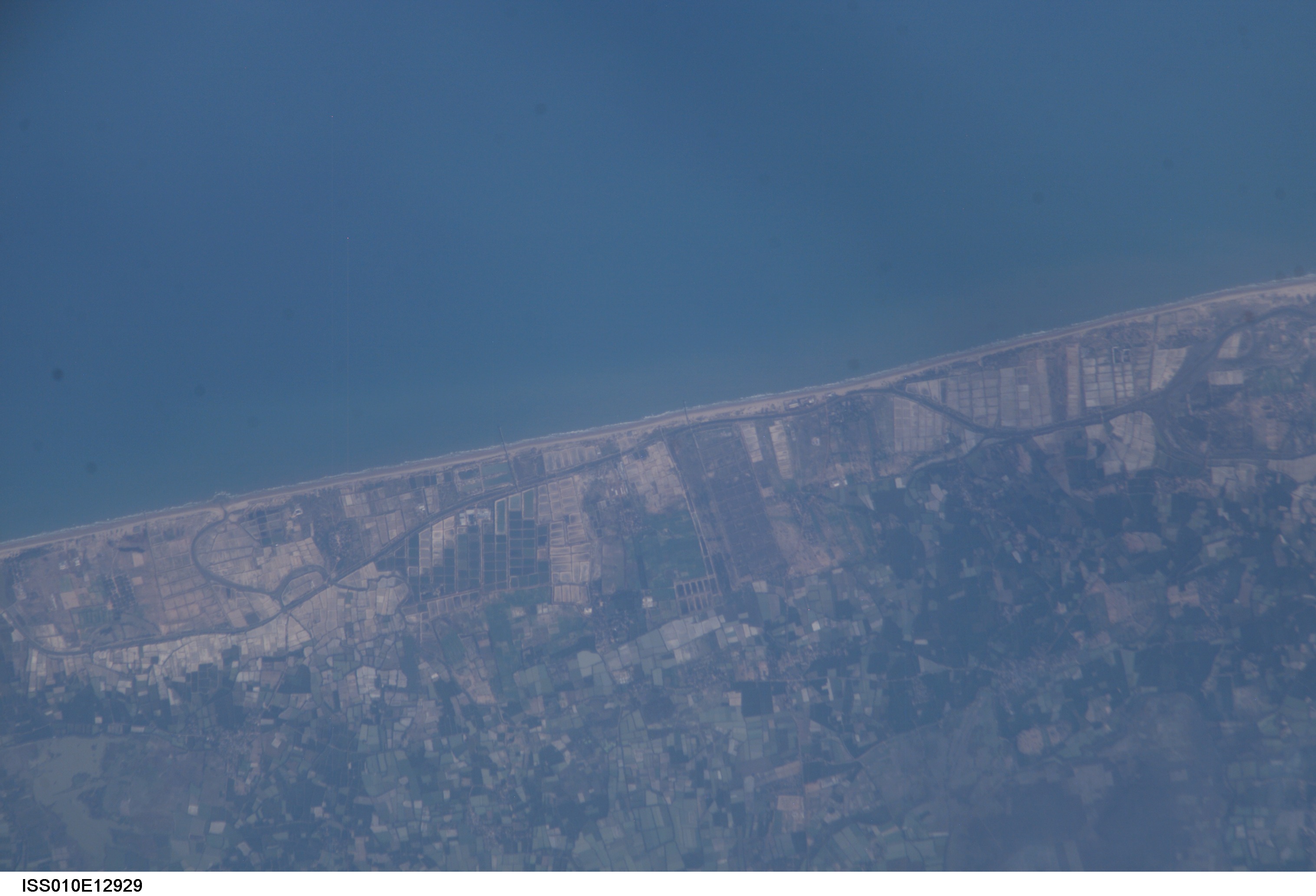 Earth Observations taken by the Expedition 10 crew