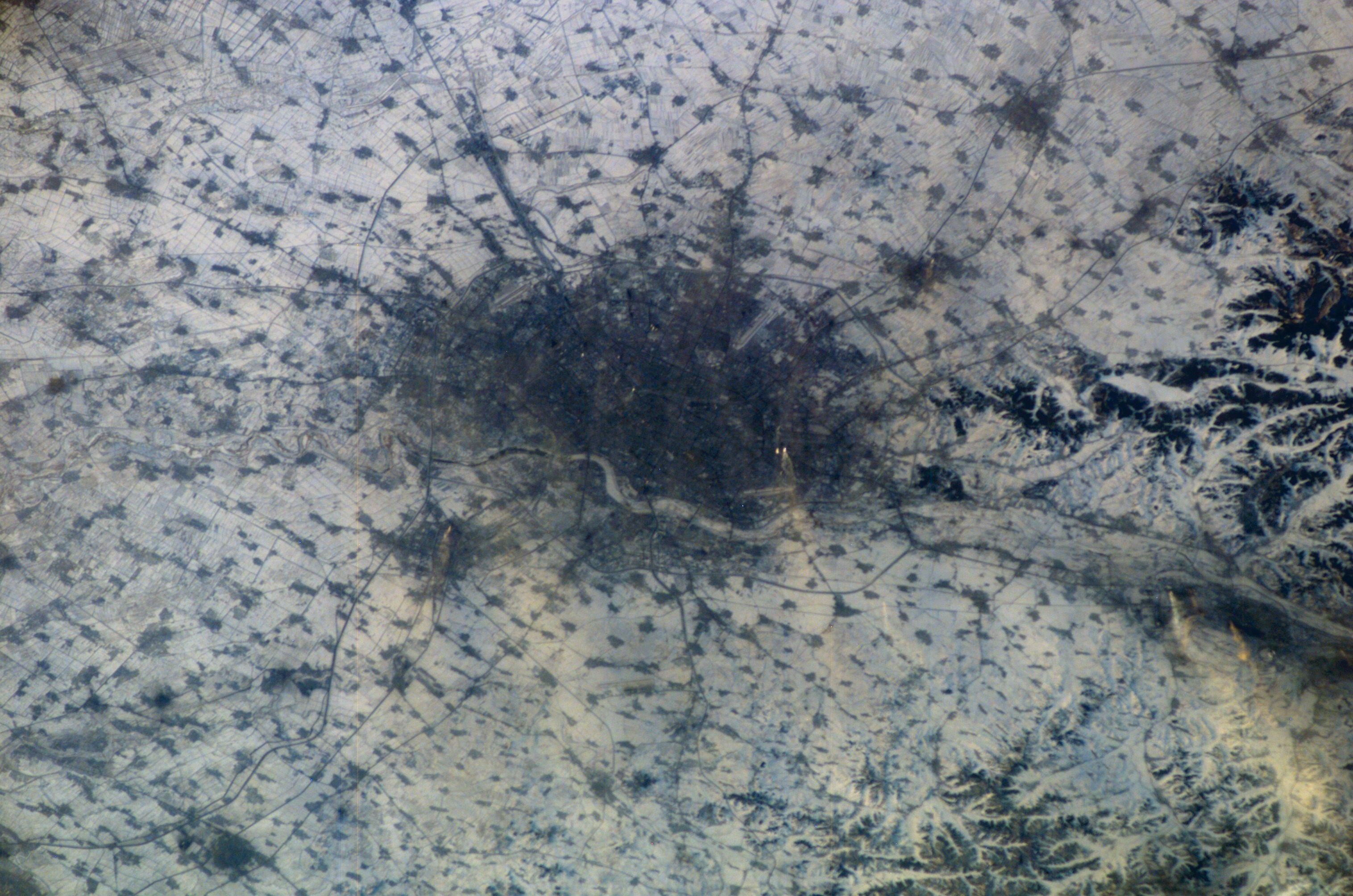 Earth Observations taken by the Expedition 10 crew