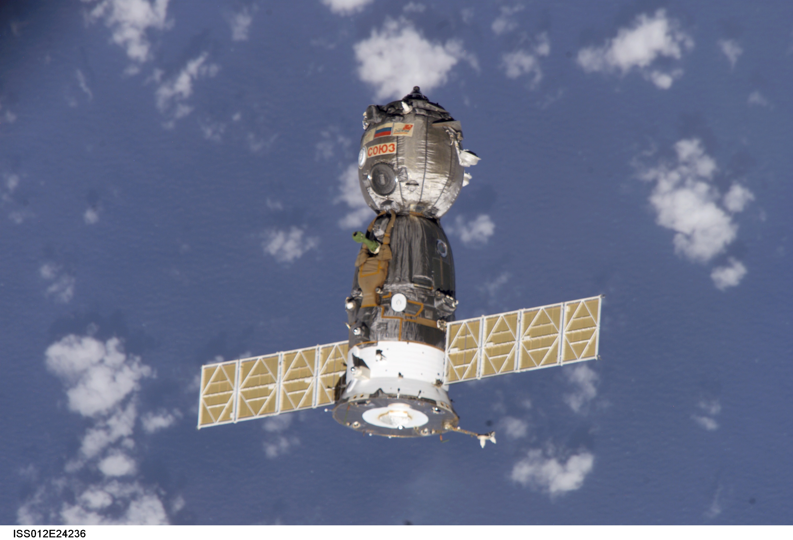 iss012e24236