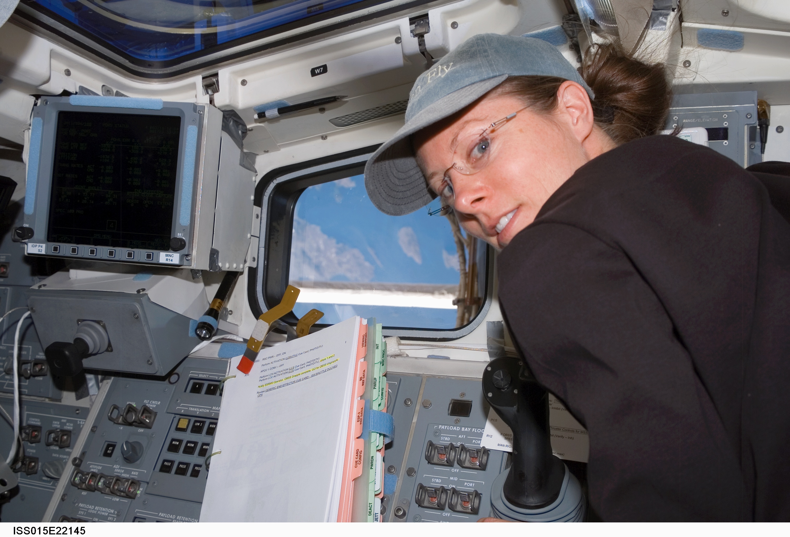 Caldwell in the aft FD of STS-118 Space Shuttle Endeavor