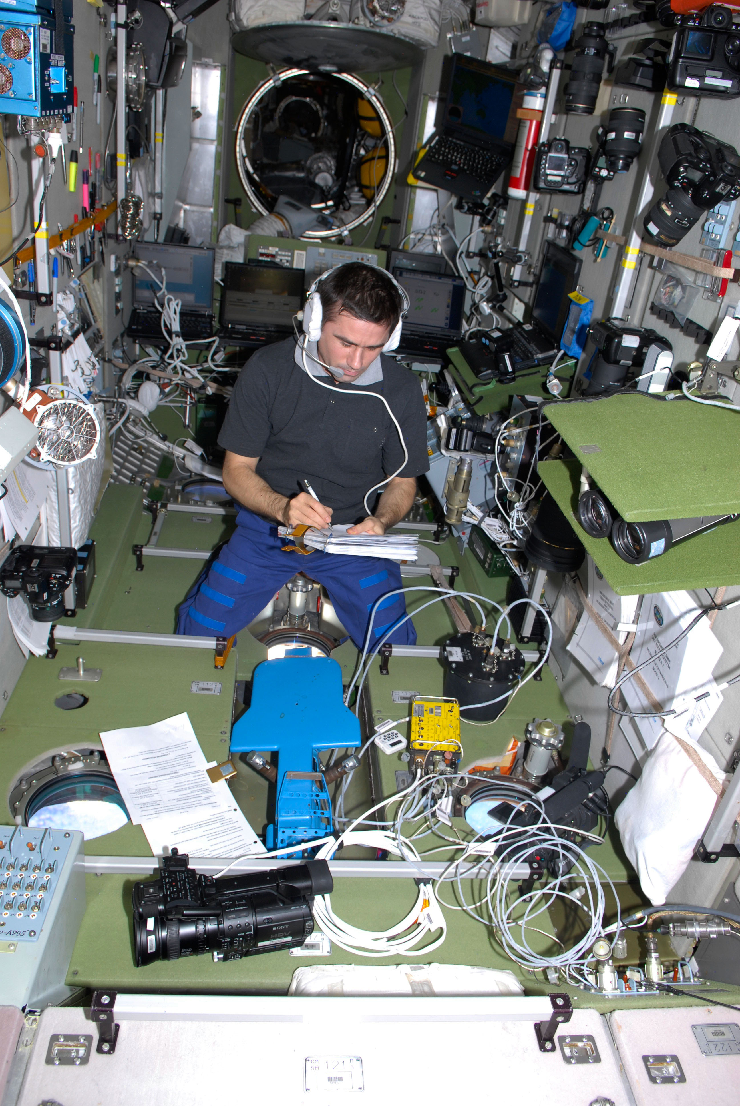 Malenchenko works with CBC Experiment in SM