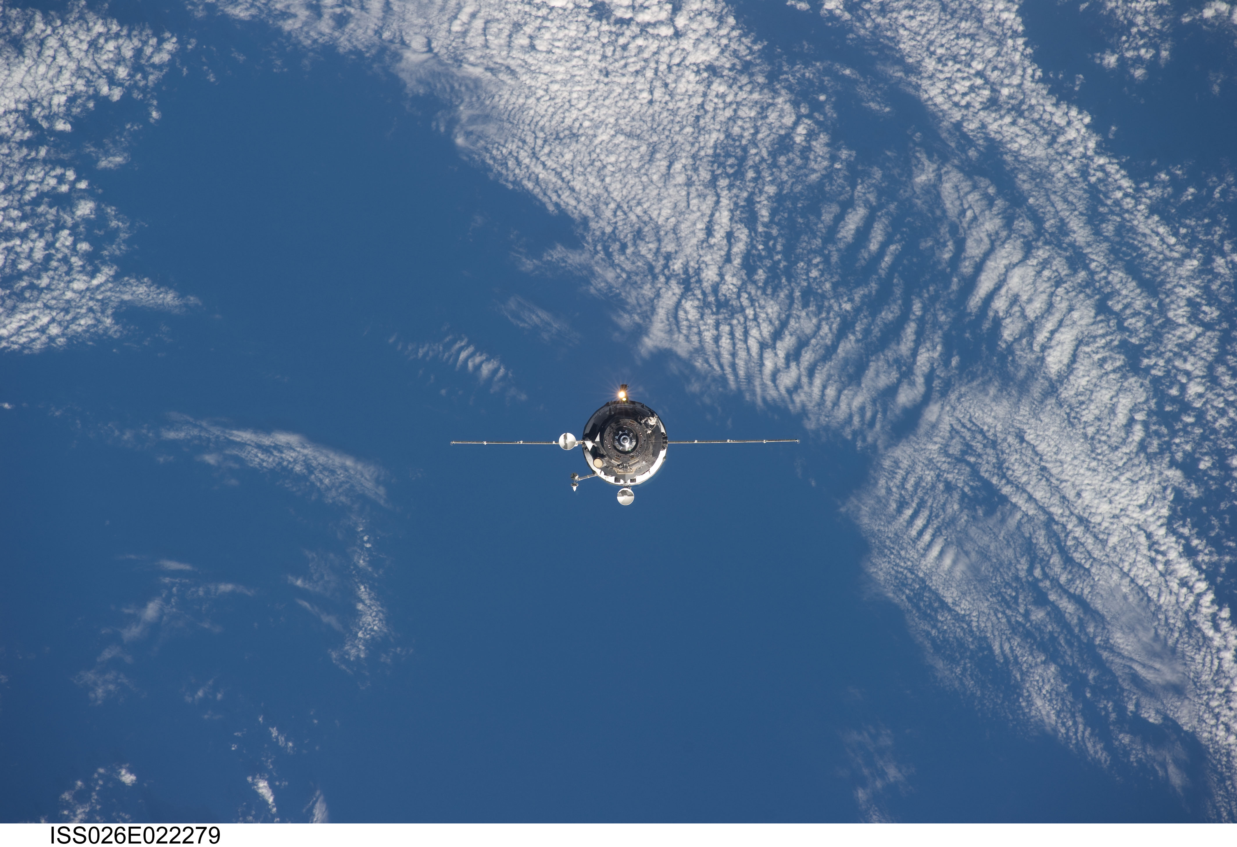 Progress 41 Resupply Vehicle approaches the ISS