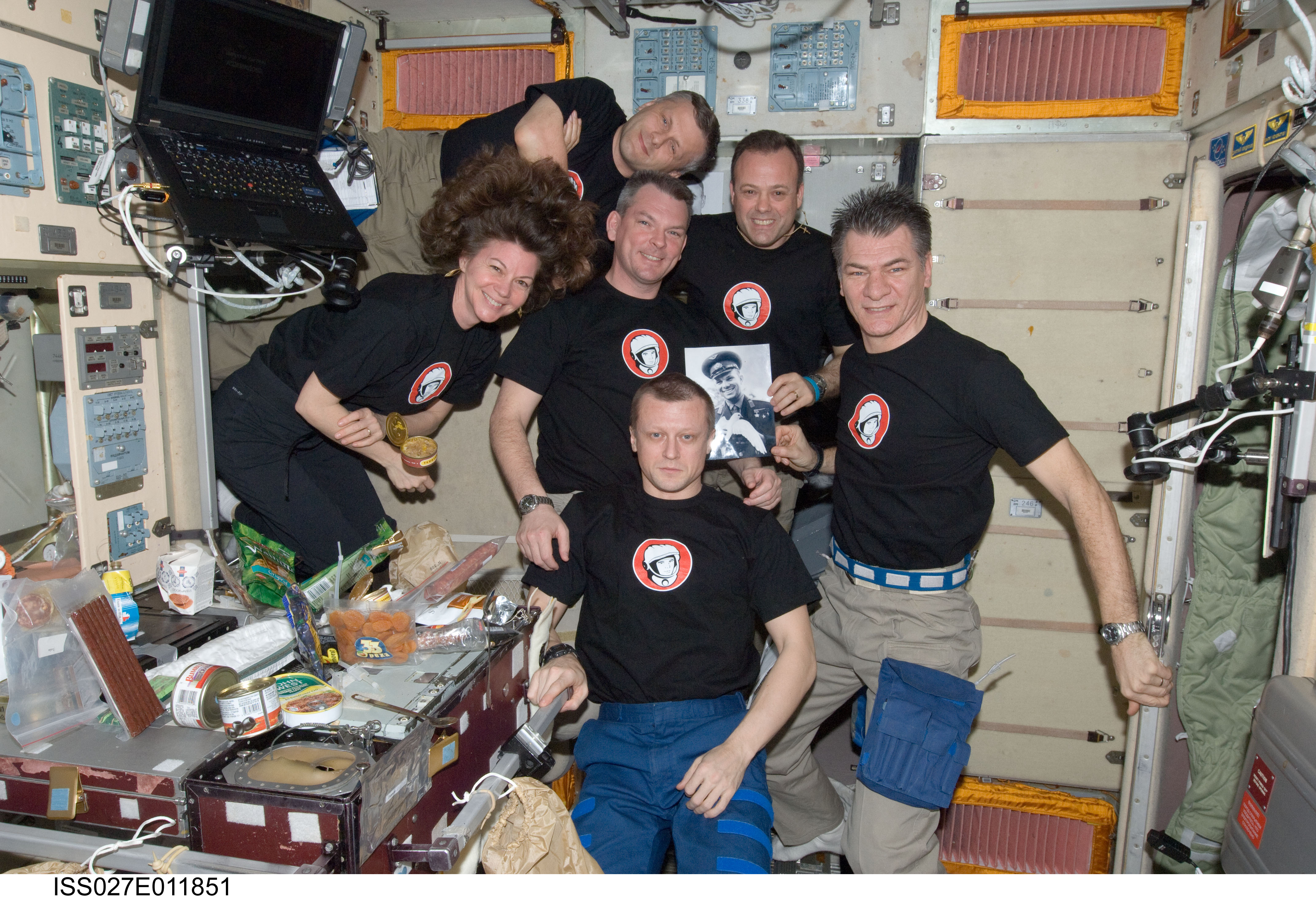 Crewmembers Commemorate Yuri's Night in the SM