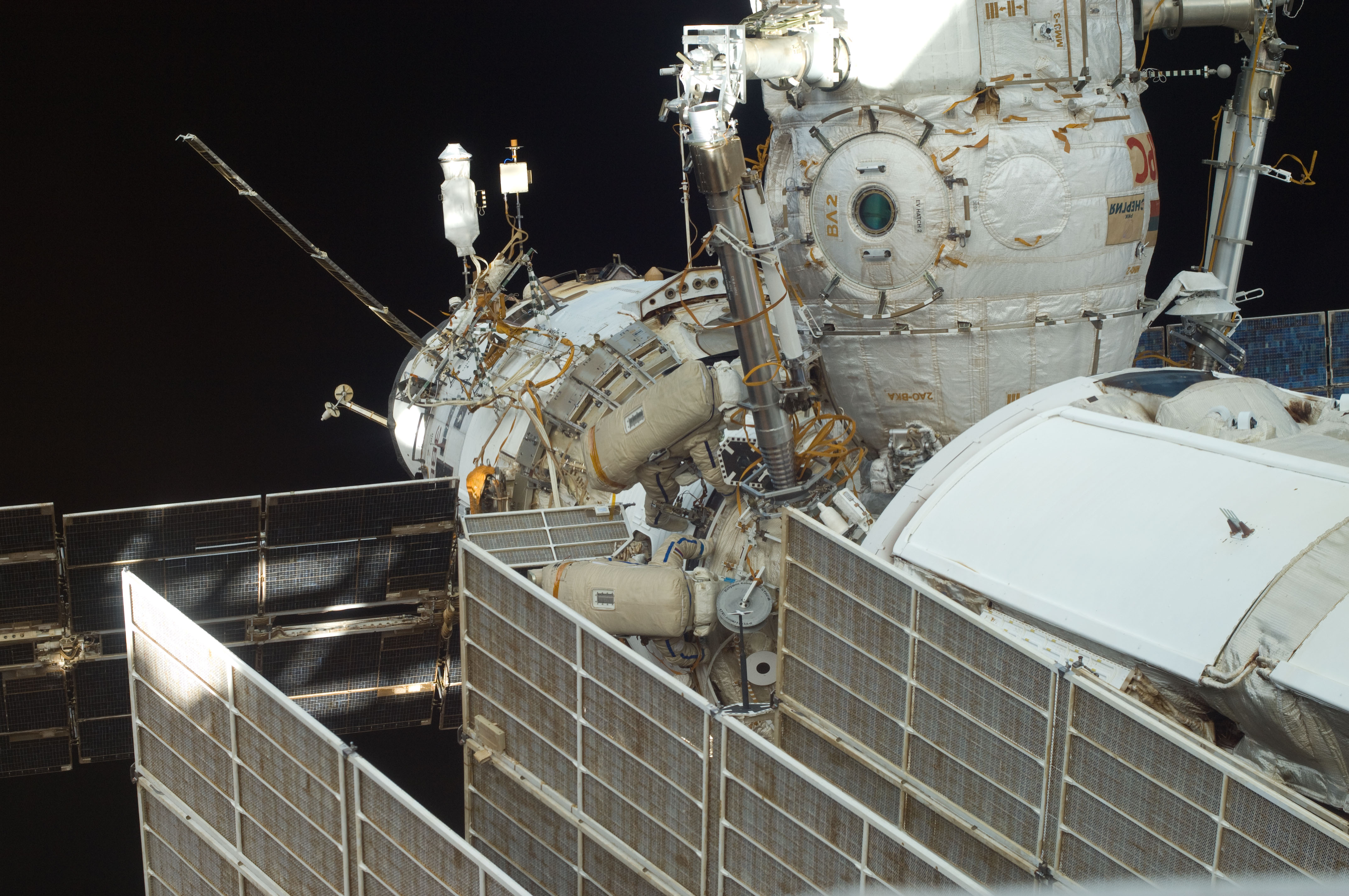 Volkov and Samokutyaev during Russian EVA 29