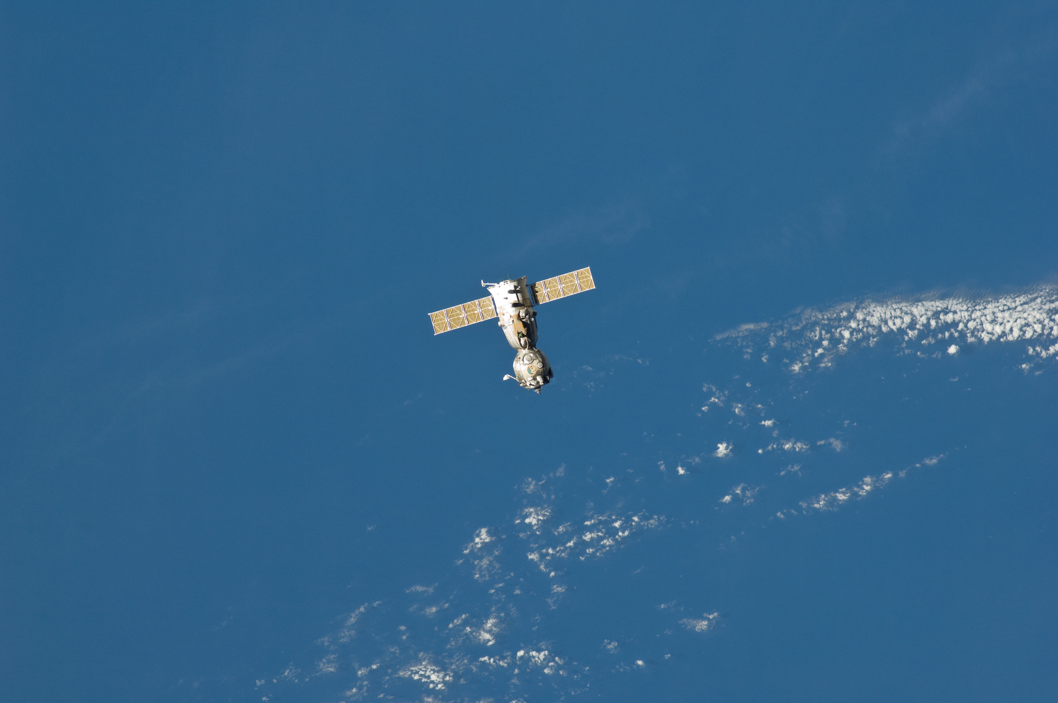 Soyuz TMA-21 spacecraft departs ISS
