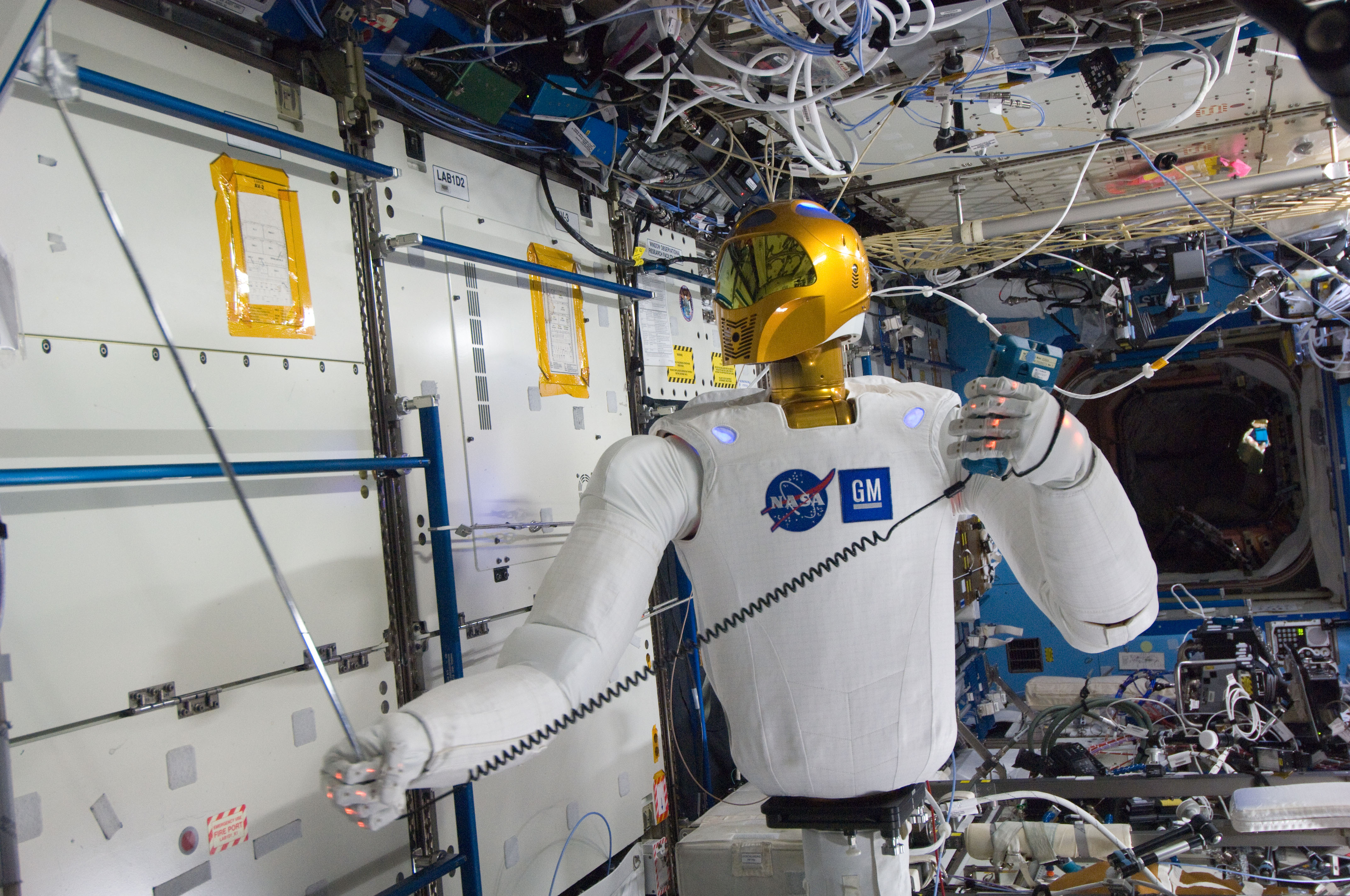 Robonaut measures air velocity in the U.S. Laboratory