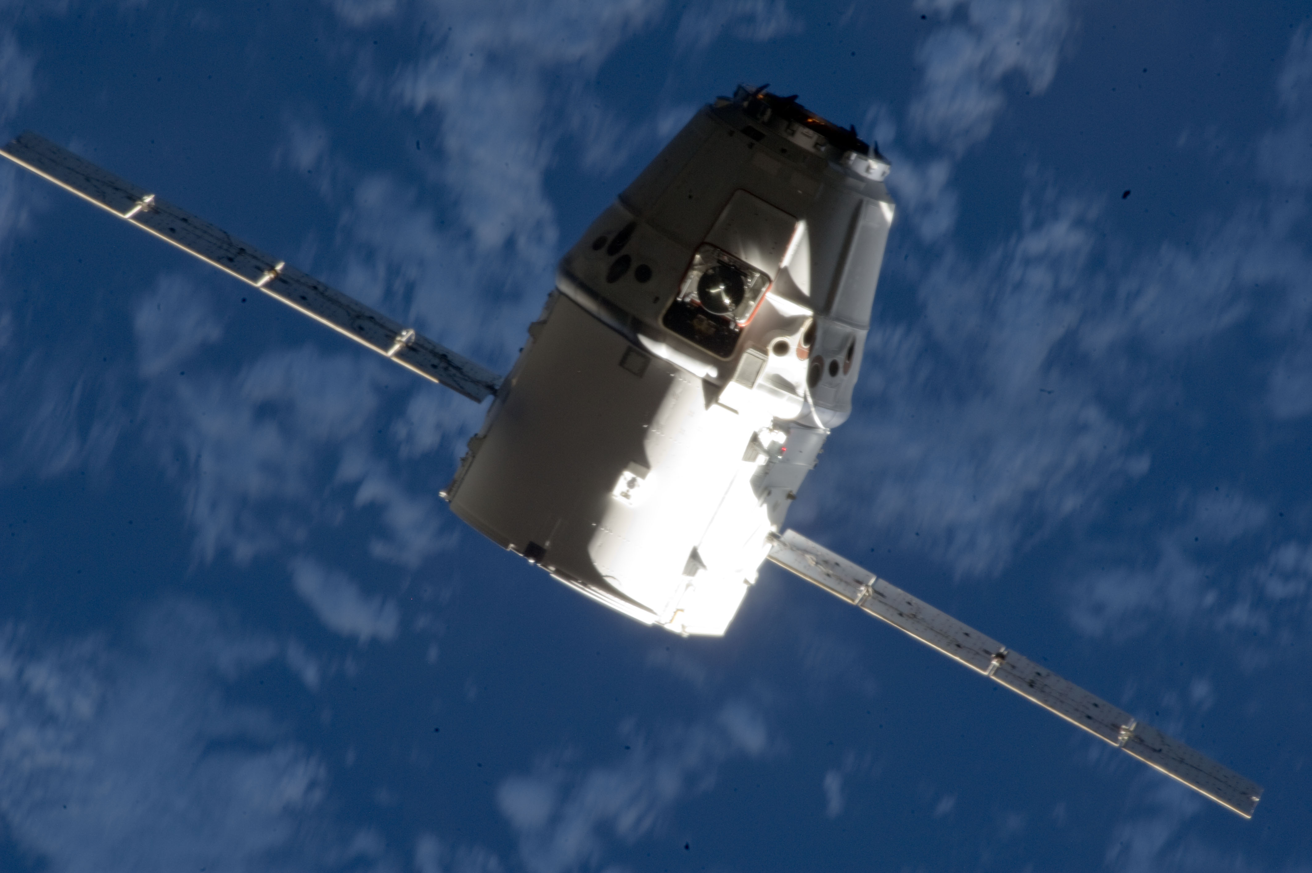 Approach of the SpaceX Dragon Commercial cargo craft