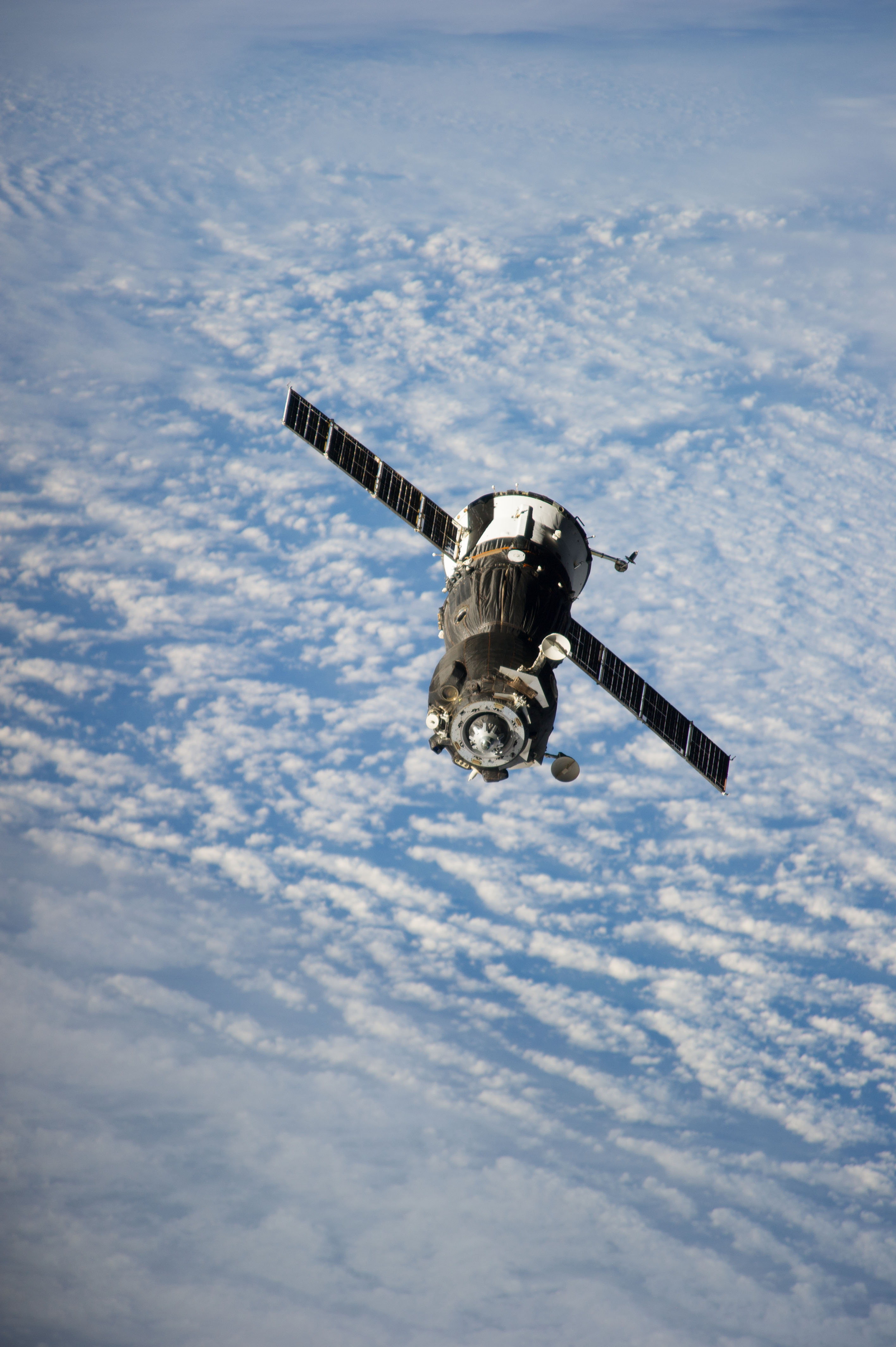 Soyuz Spacecraft TMA-09M departs the ISS