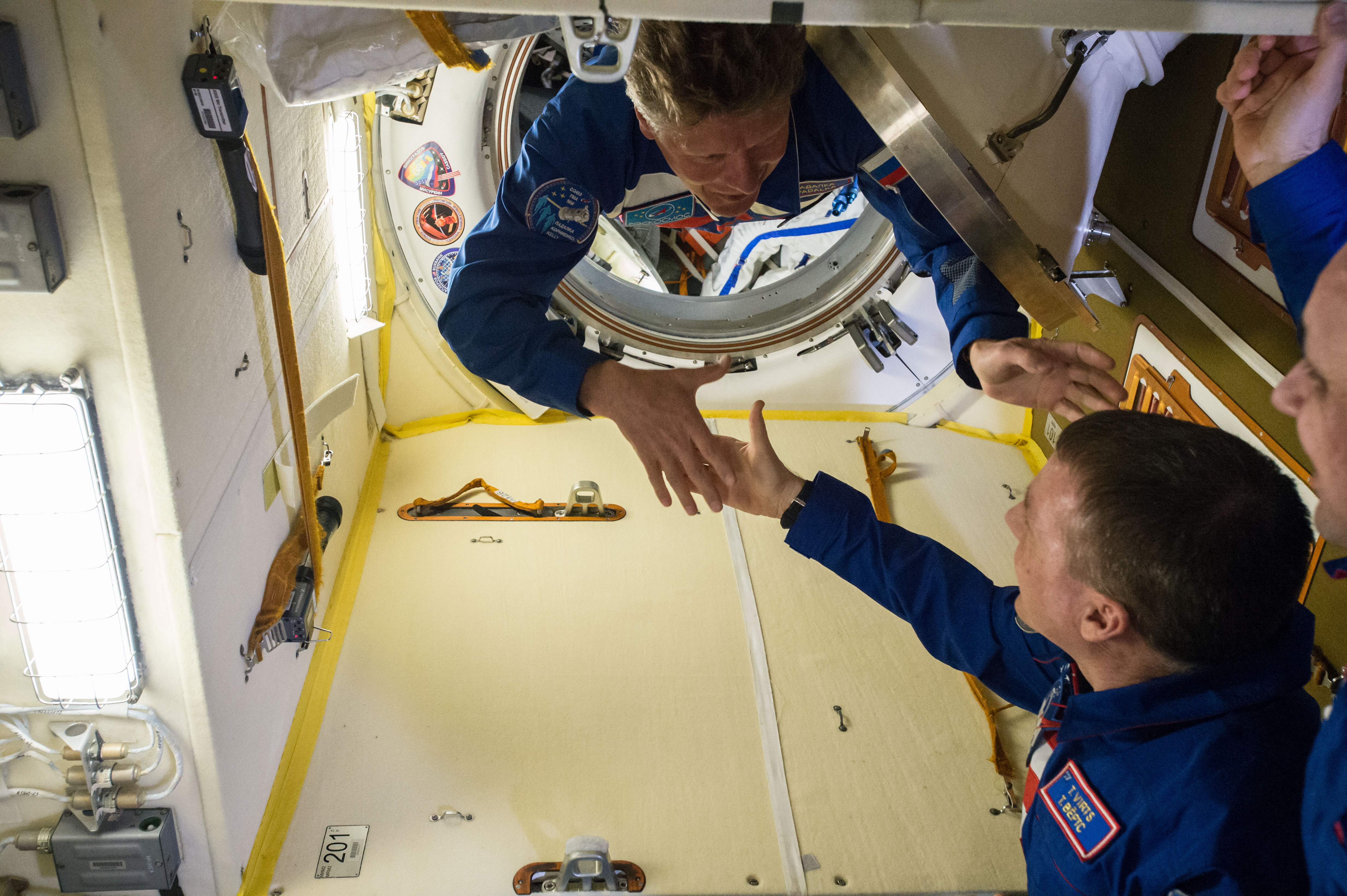 42S hatch opening sequence