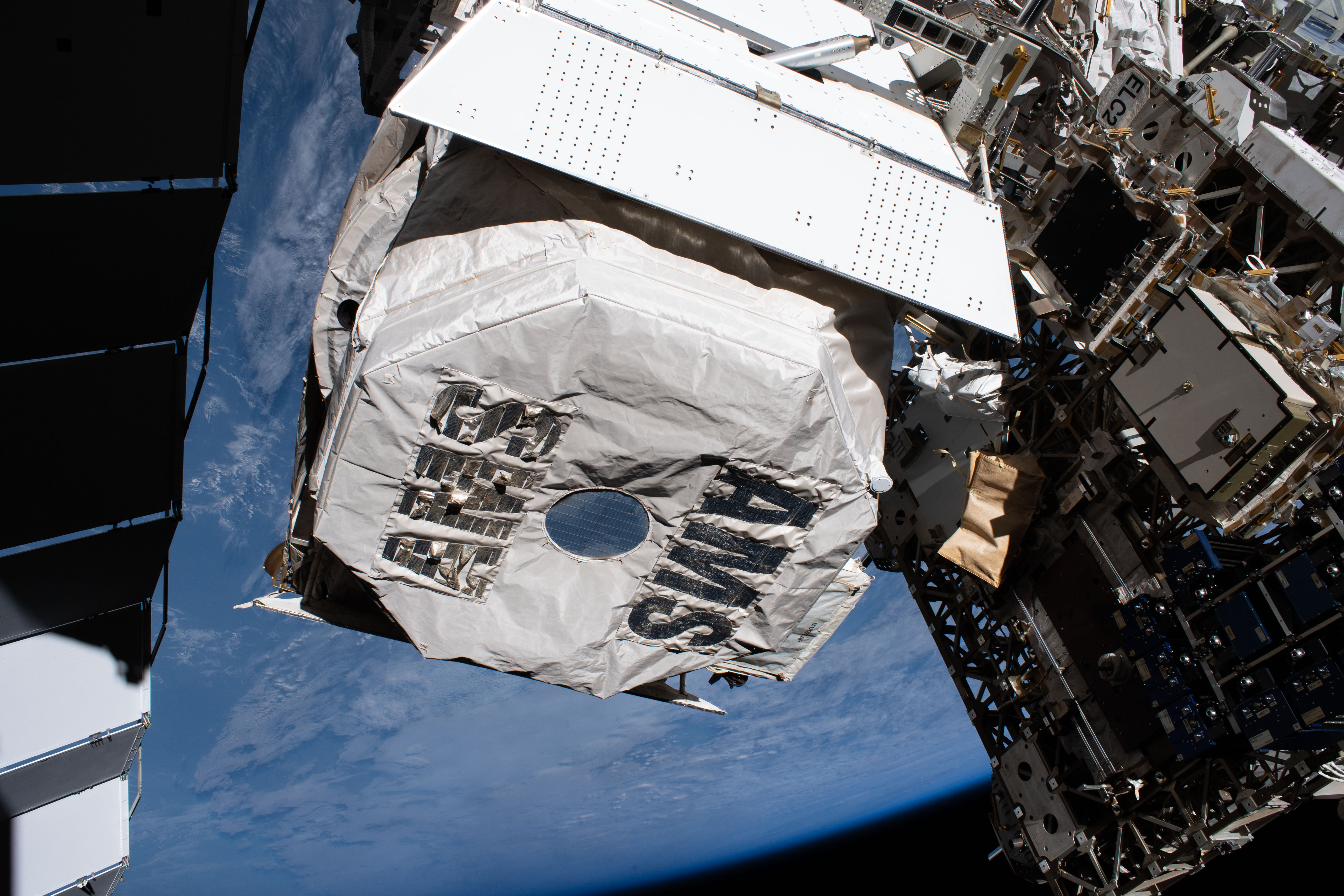 iss061e142817
