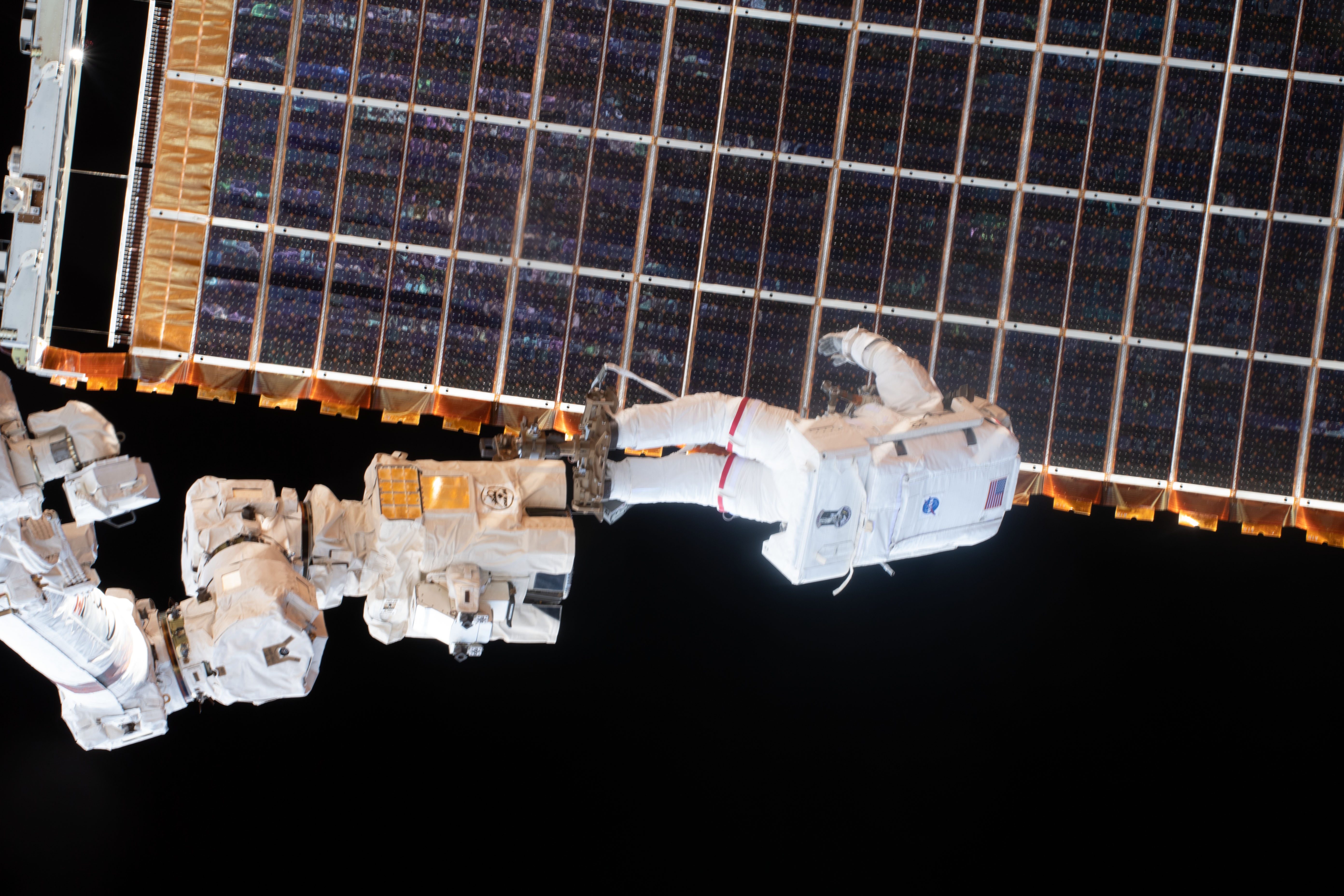 iss065e147227