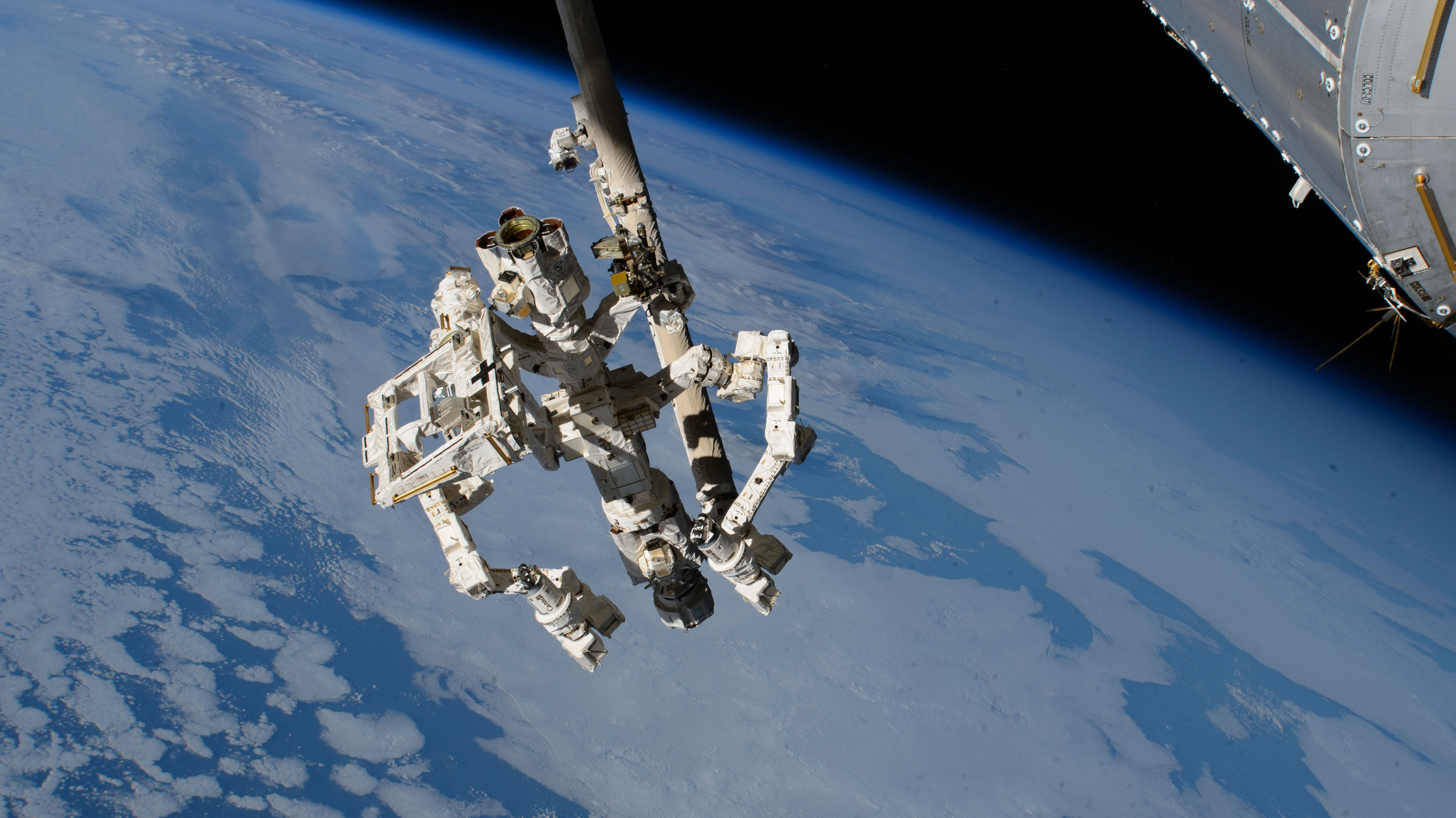 iss071e178989