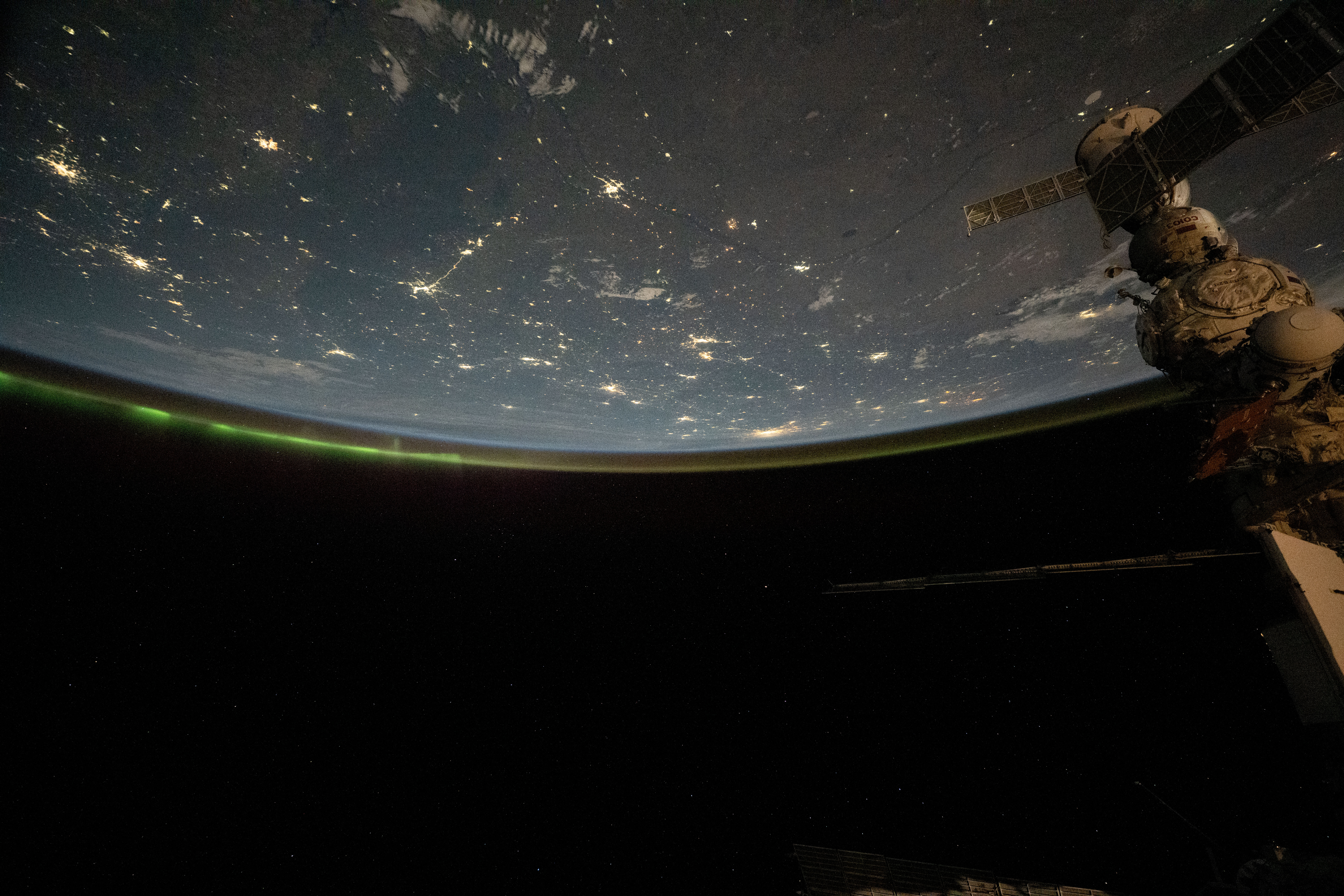 iss071e695419