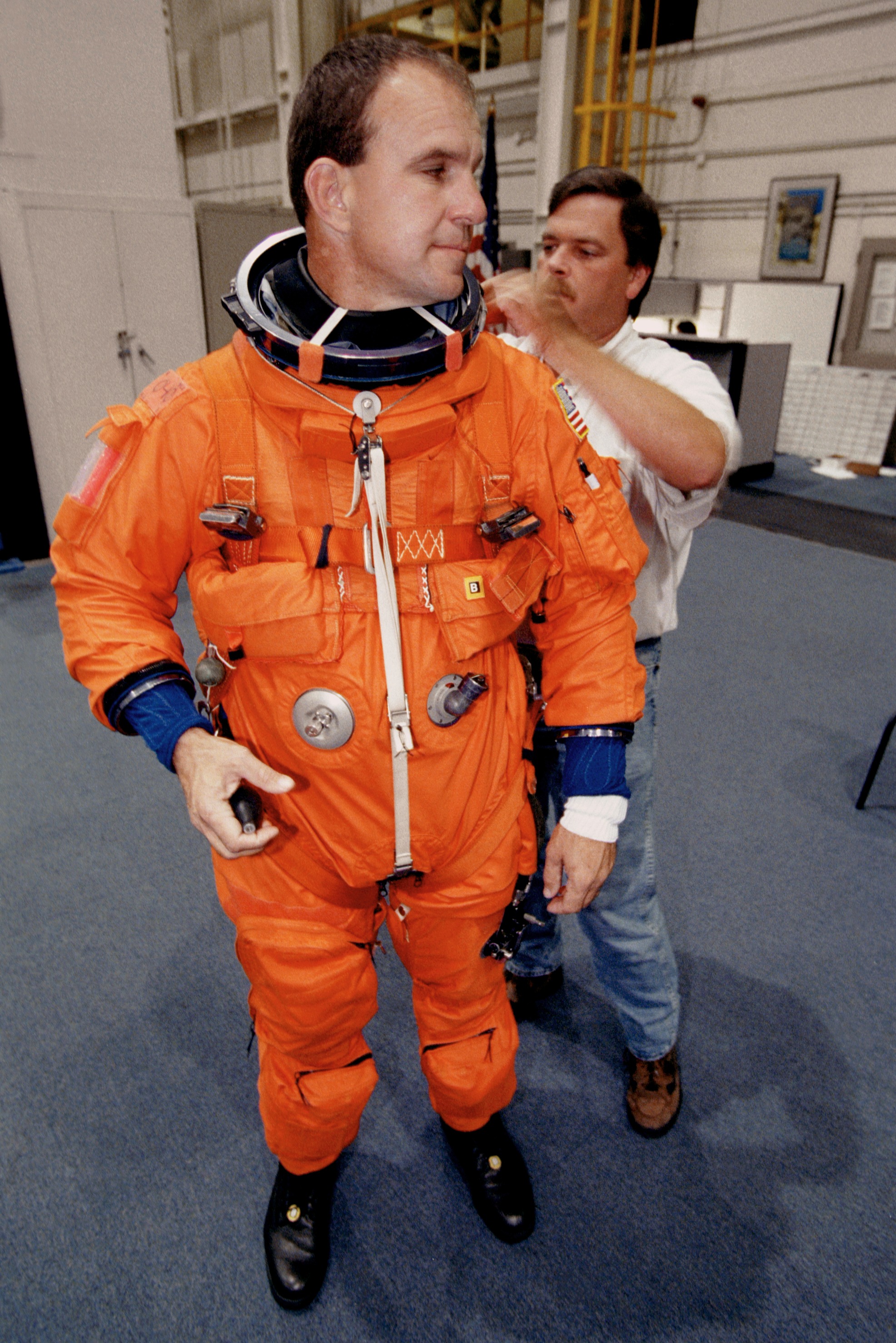 STS-97 crew trains in CCT II, building 9
