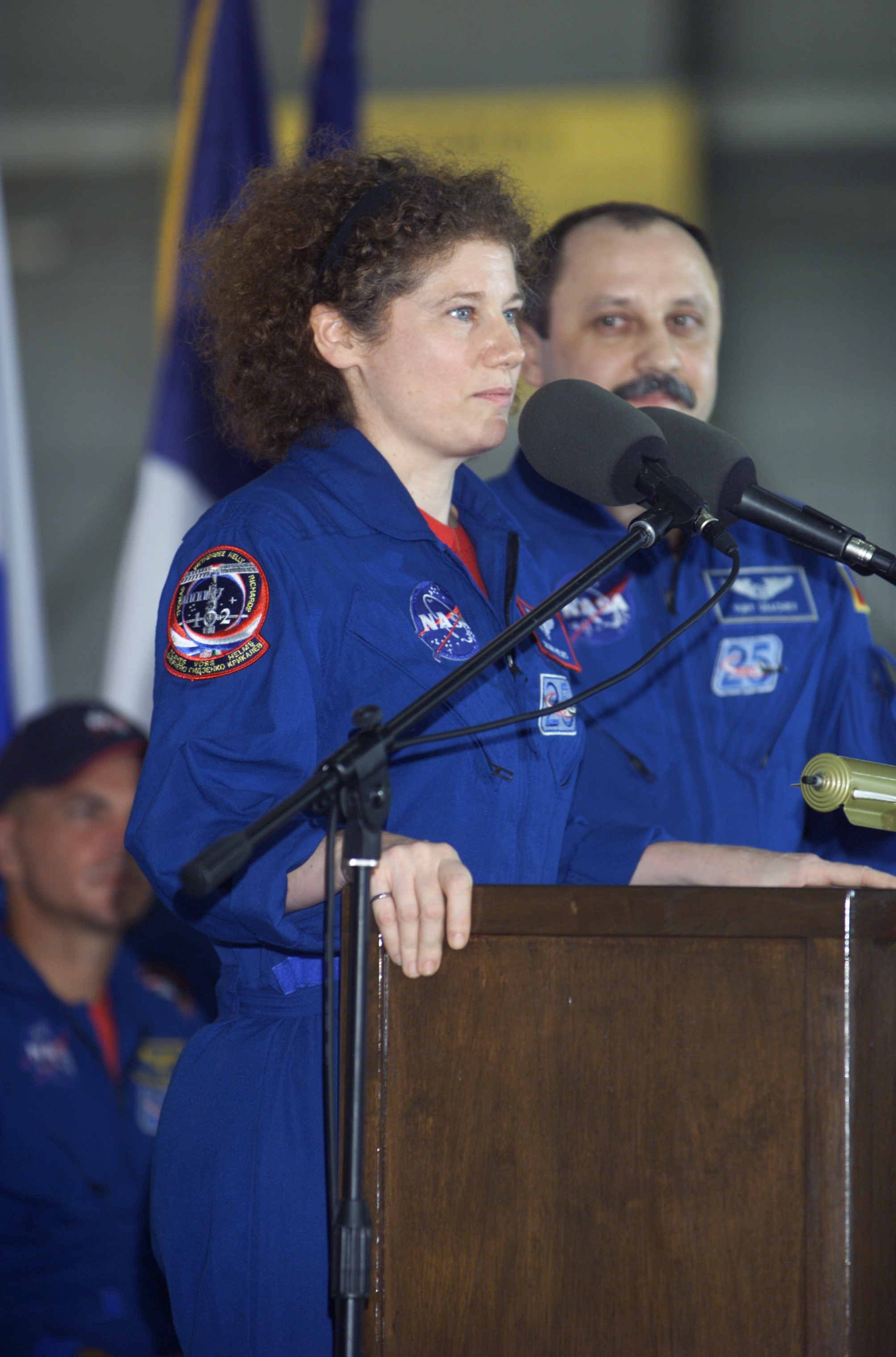 STS-105 Expedition 2 Return