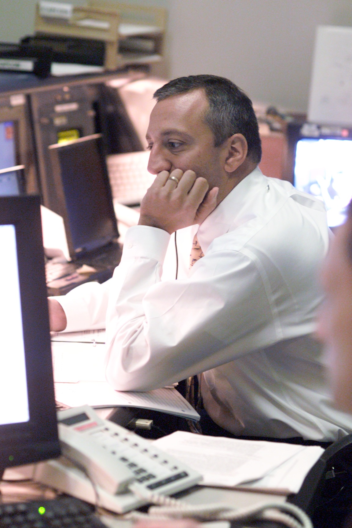 STS-113 Mission Control Coverage: WFCR, BFCR and Backrooms.