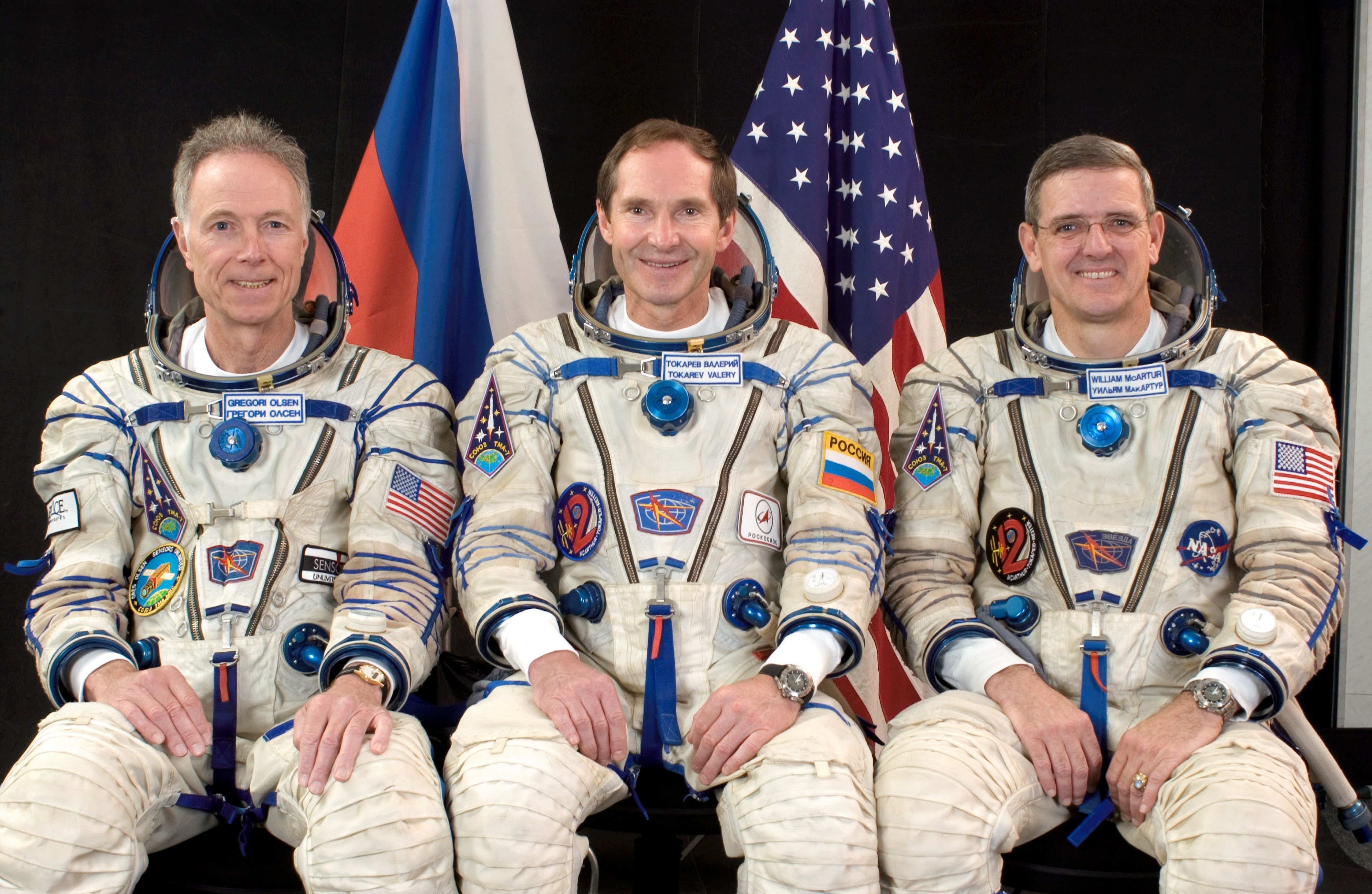 Soyuz TMA-7 / Expedition 12 crew