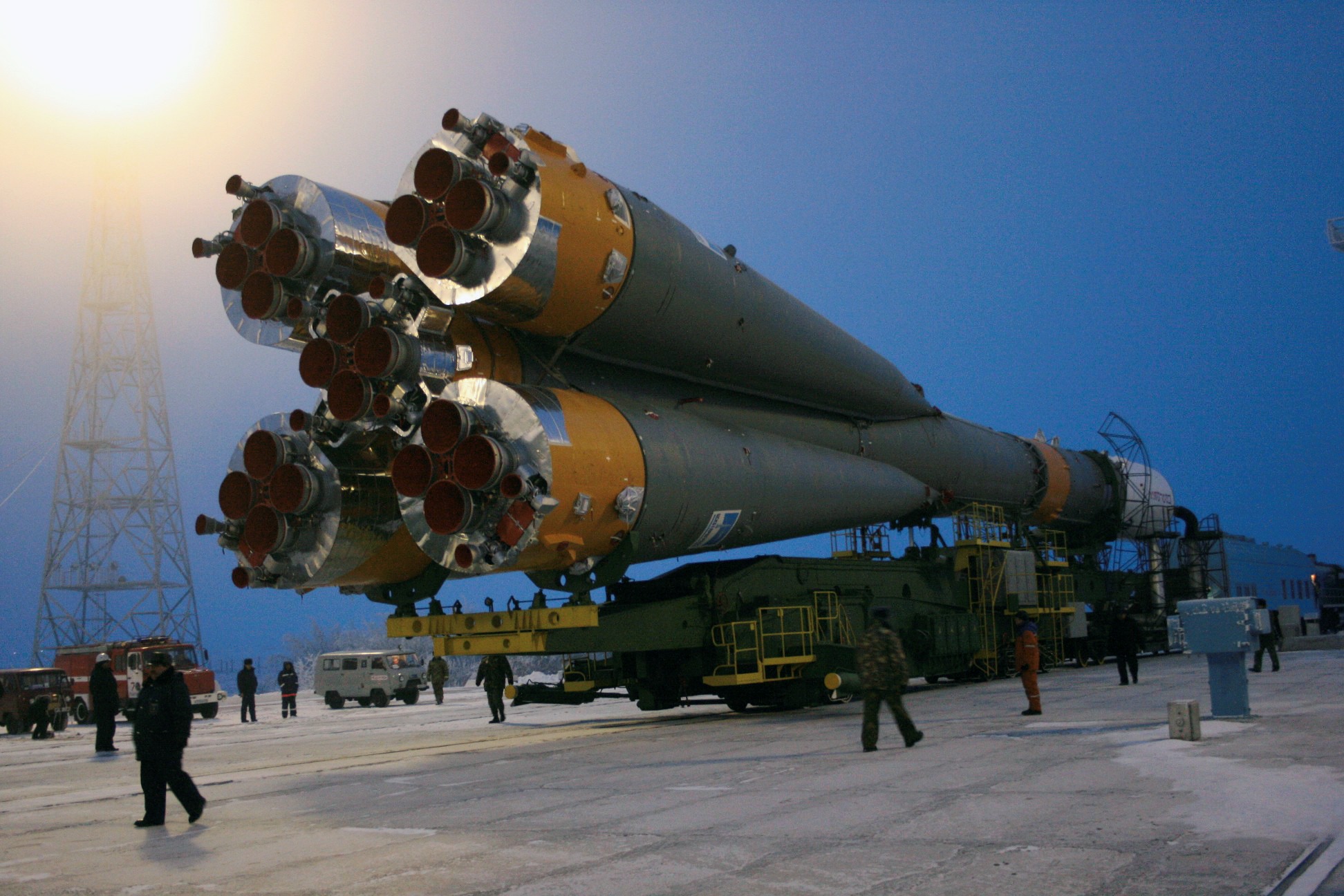 ISS Progress 24 Rollout