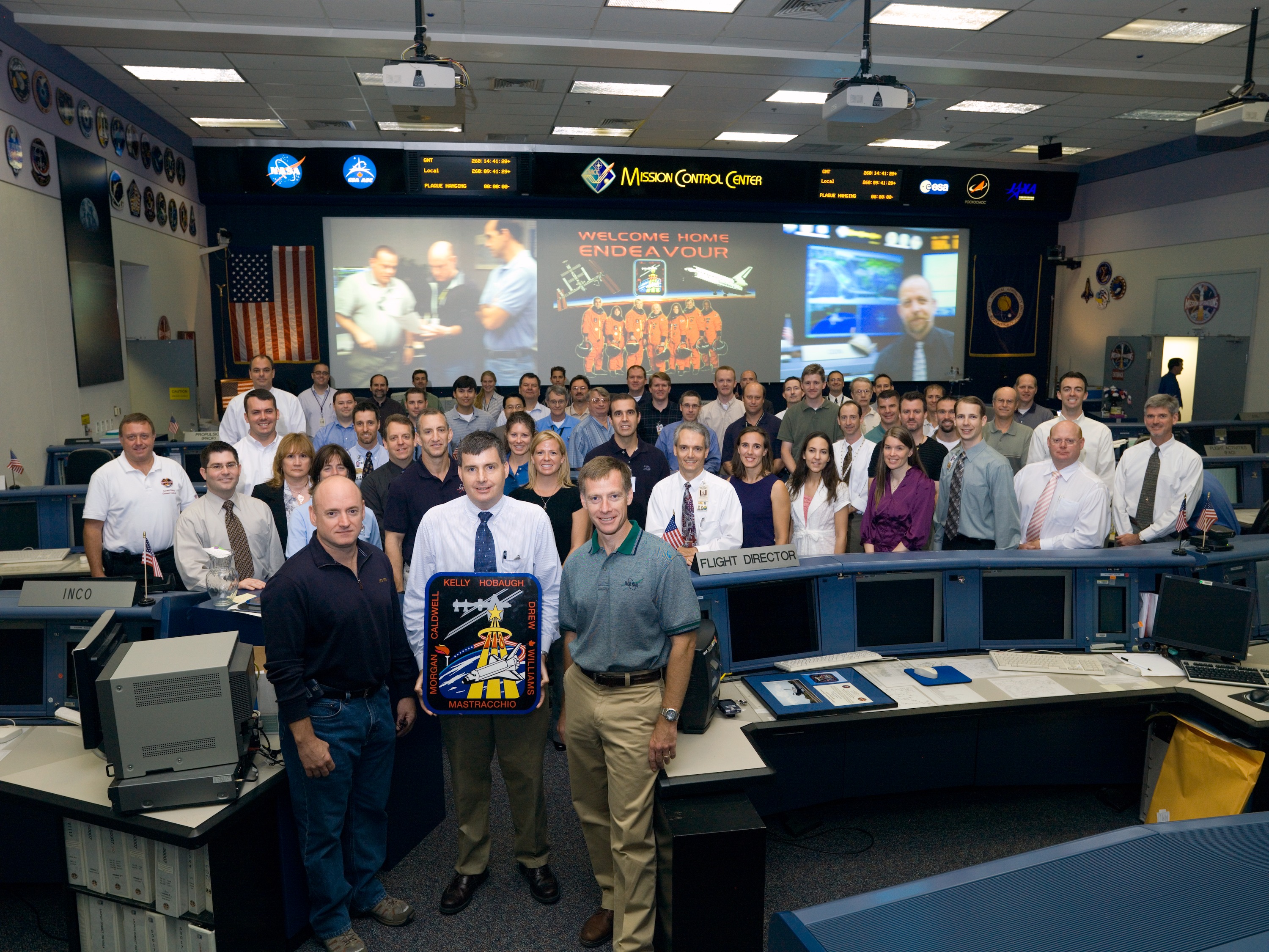 STS-118 Ascent/Entry Flight Control Team in WFCR