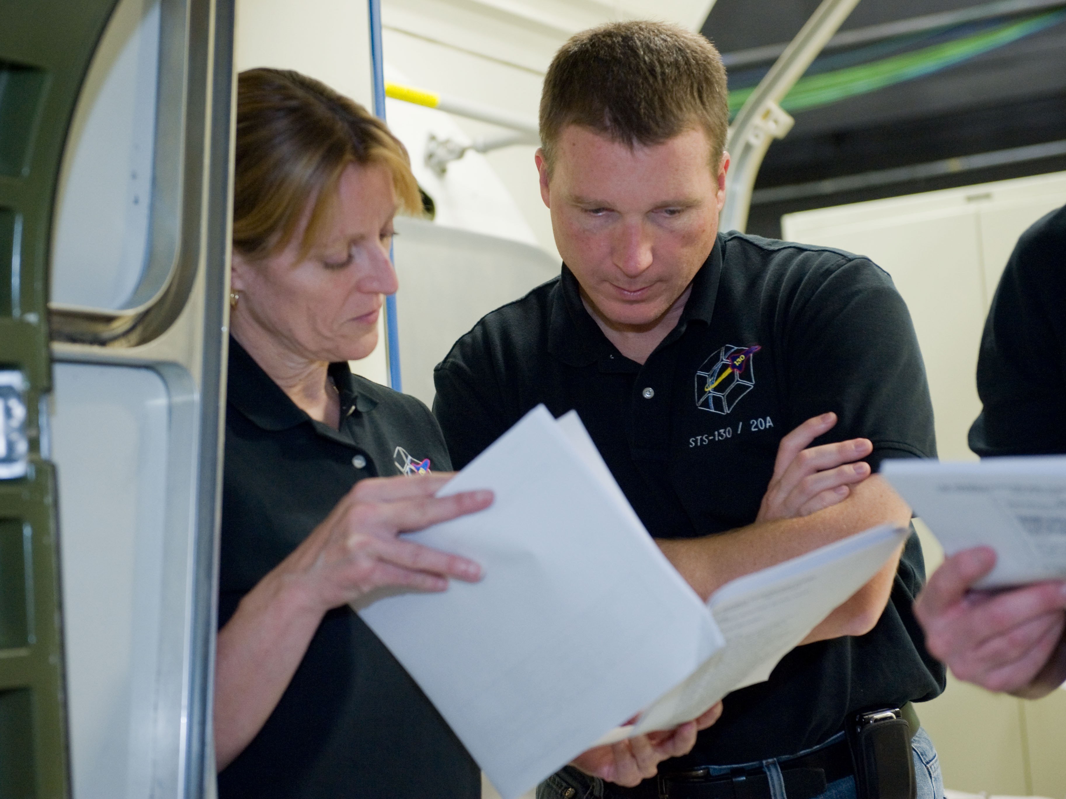 STS-130 crew during SSMTF COR/ASSY PROC training in building 9NW.