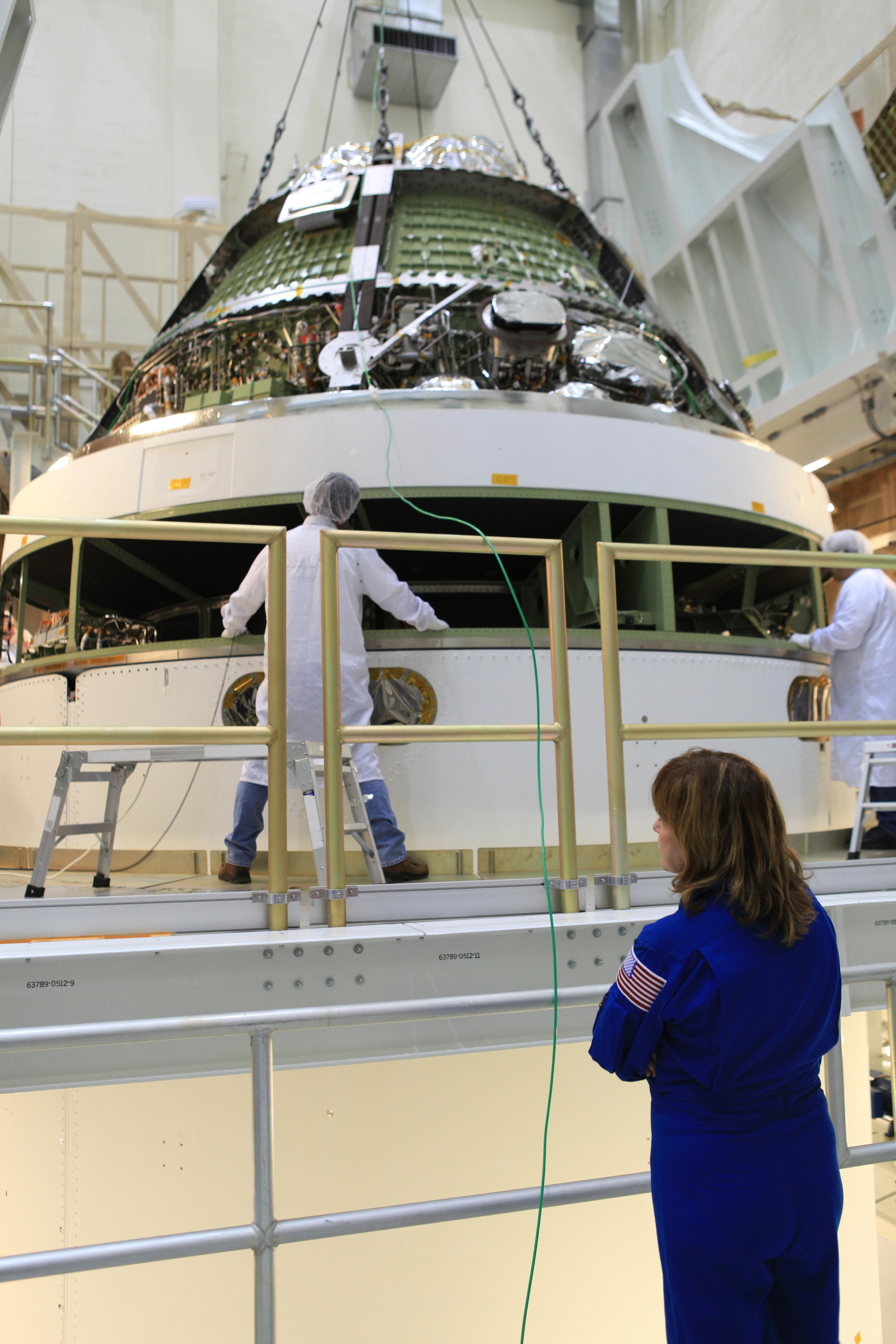 Astronaut Anna Fisher visits Operations and Checkout building
