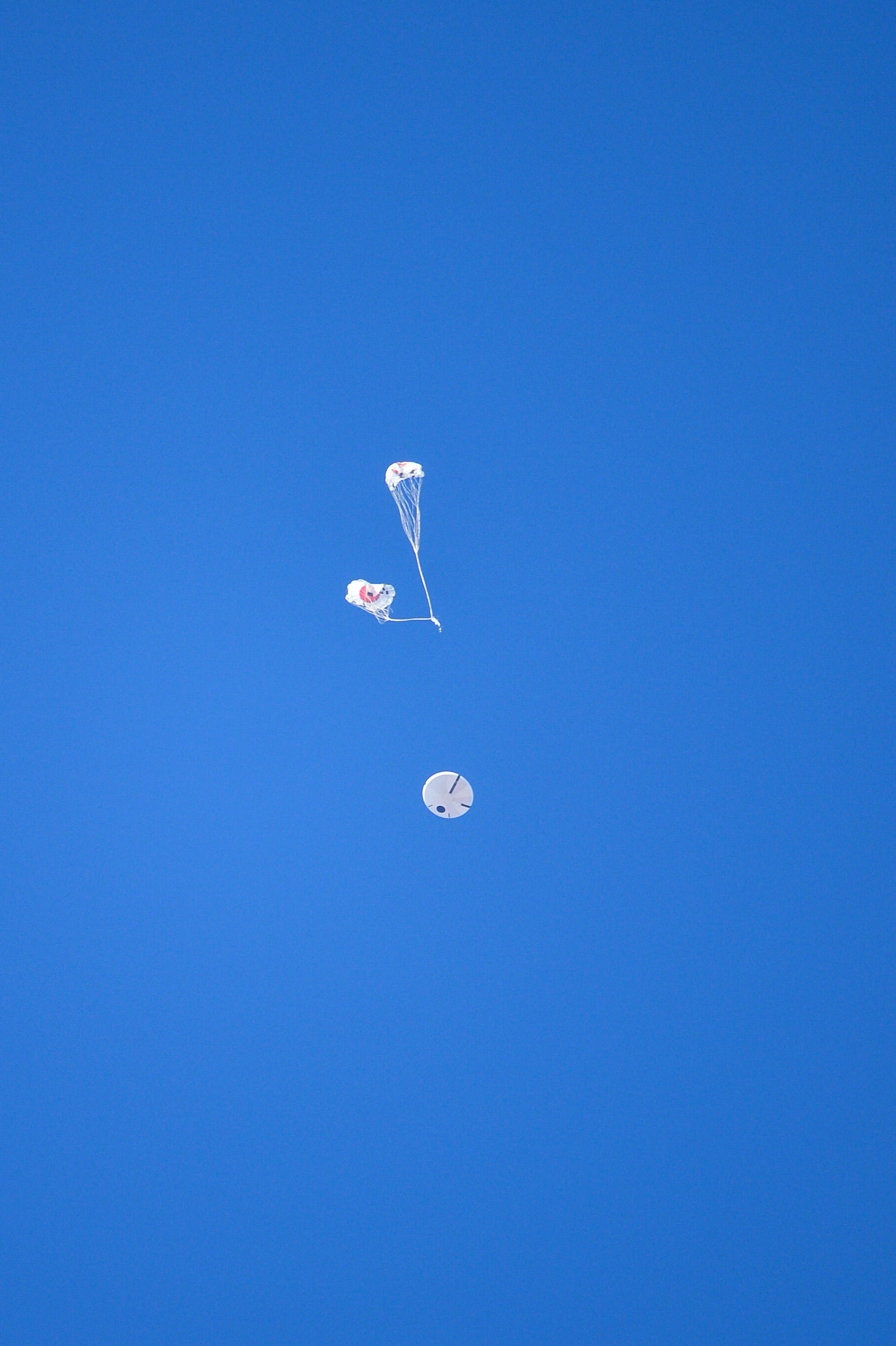 Orion's parachutes measure up in high pressure test
